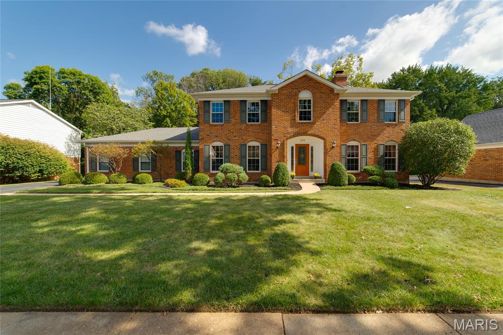 Chesterfield, Missouri, 63017, United States, 4 Bedrooms Bedrooms, ,3 BathroomsBathrooms,Residential,For Sale,1966337