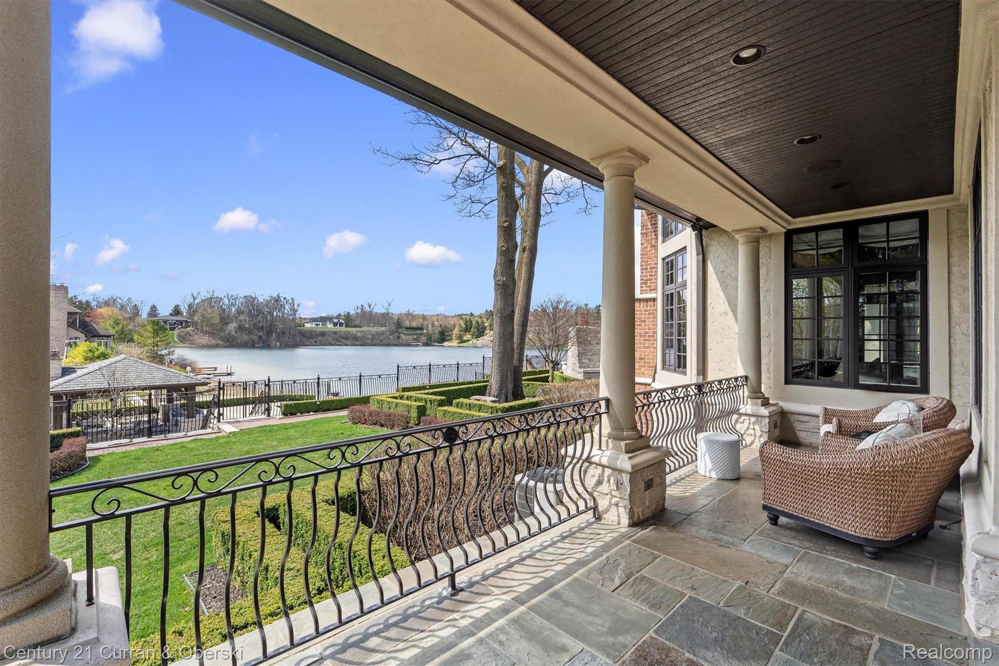 Northville, Michigan, 48168, United States, 4 Bedrooms Bedrooms, ,7 BathroomsBathrooms,Residential,For Sale,2038864