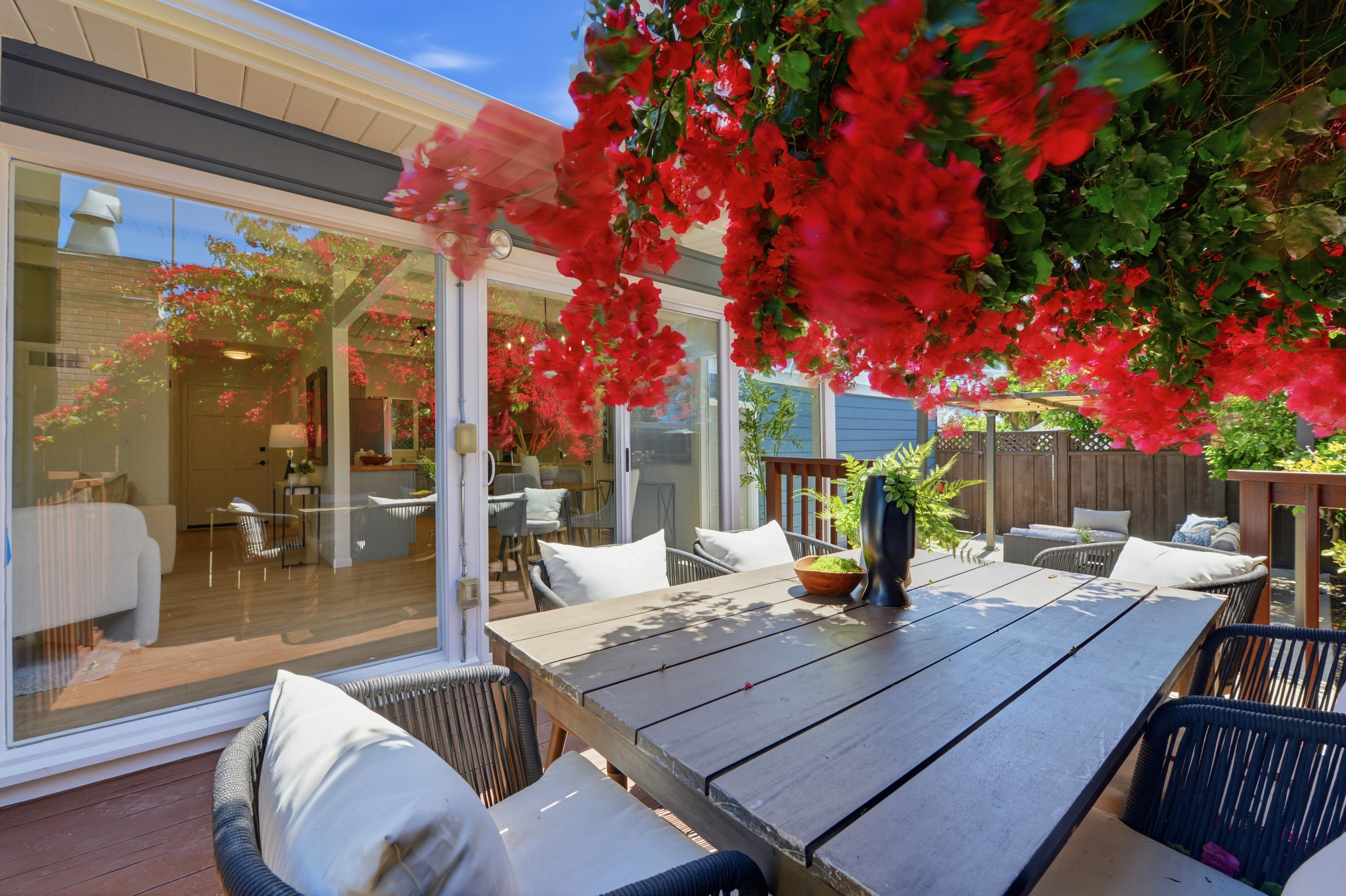  Beautifully Updated Home for an Indoor/Outdoor Lifestyle - 物件實景