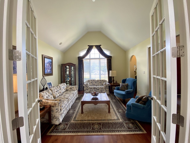 Mokena, Illinois, 60448, United States, 5 Bedrooms Bedrooms, ,4 BathroomsBathrooms,Residential,For Sale,1915819