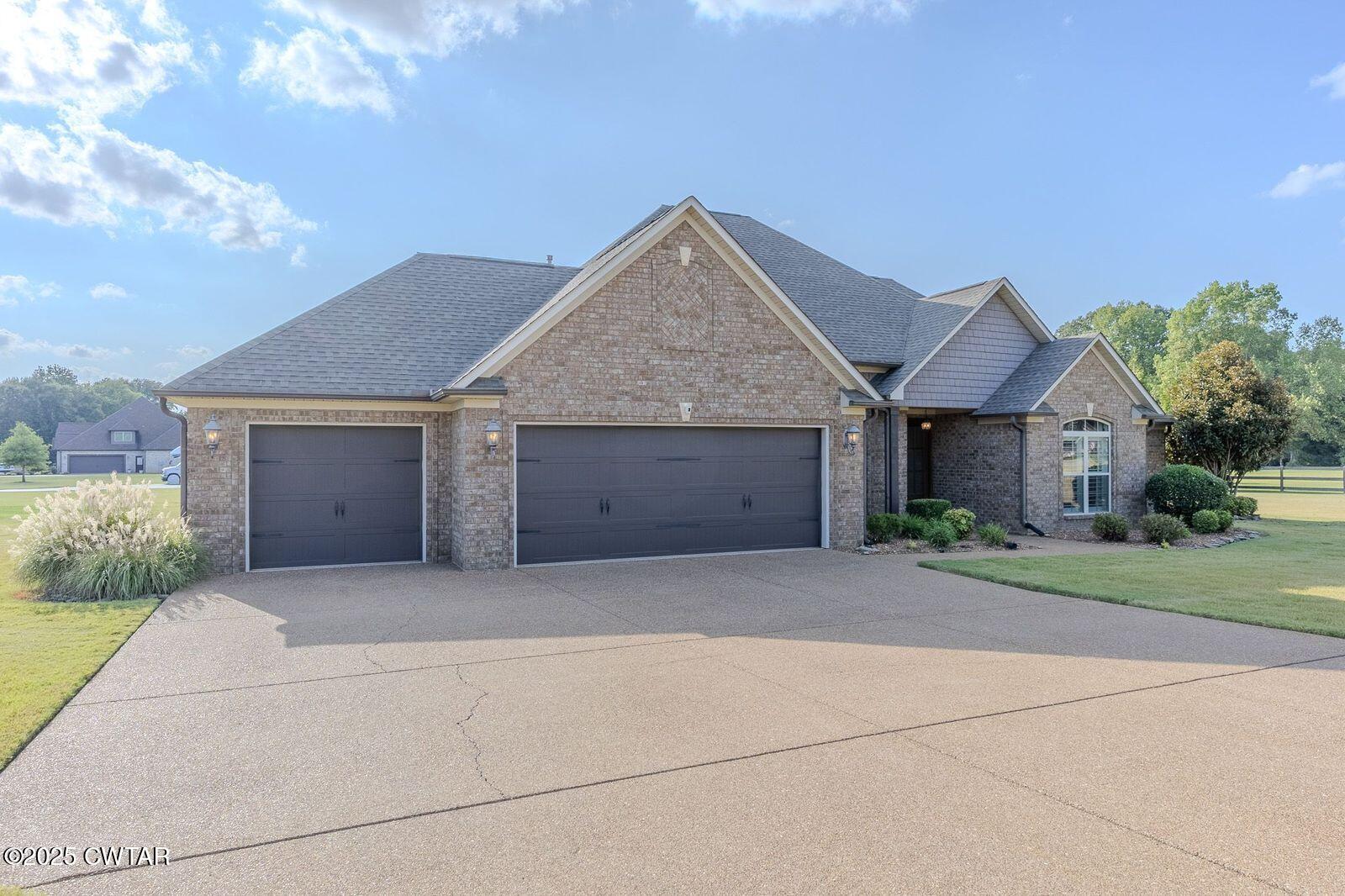 Brownsville, Tennessee, 38012, United States, 4 Bedrooms Bedrooms, ,3 BathroomsBathrooms,Residential,For Sale,1936332