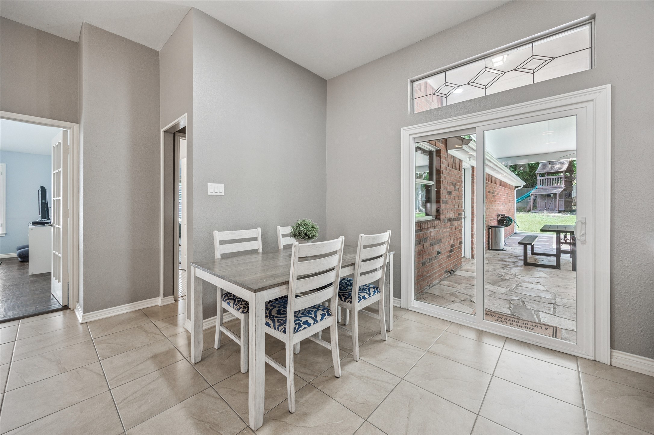 Southlake, Texas, 76092, United States, 4 Bedrooms Bedrooms, ,3 BathroomsBathrooms,Residential,For Sale,1895470