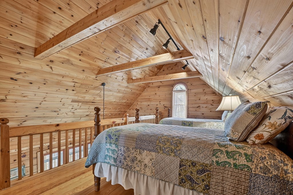 Ellijay, Georgia, 30536, United States, 3 Bedrooms Bedrooms, ,3 BathroomsBathrooms,Residential,For Sale,2009787