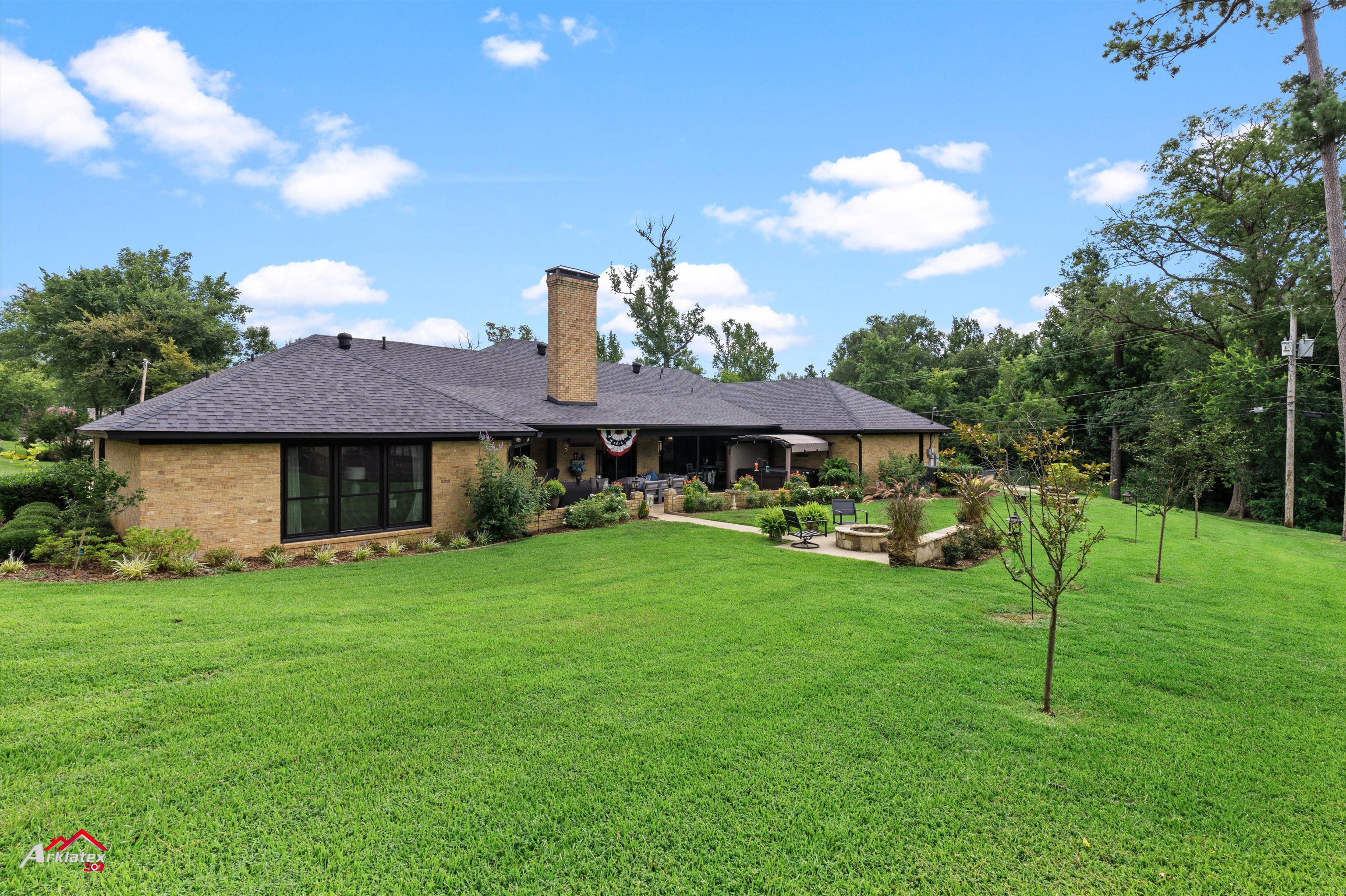 Henderson, Texas, 75654, United States, 3 Bedrooms Bedrooms, ,4 BathroomsBathrooms,Residential,For Sale,1975189