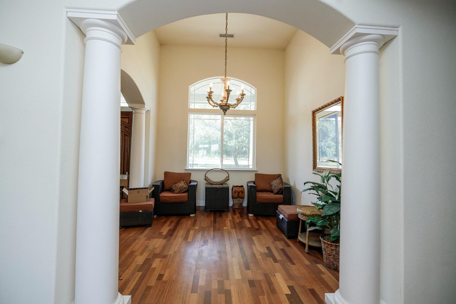 Livingston, California, 95334, United States, 5 Bedrooms Bedrooms, ,4 BathroomsBathrooms,Residential,For Sale,2005232