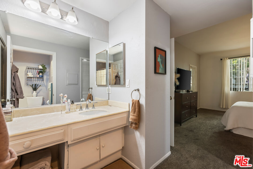 Playa Del Rey, California, 90293, United States, 1 Bedroom Bedrooms, ,1 BathroomBathrooms,Residential,For Sale,1940076