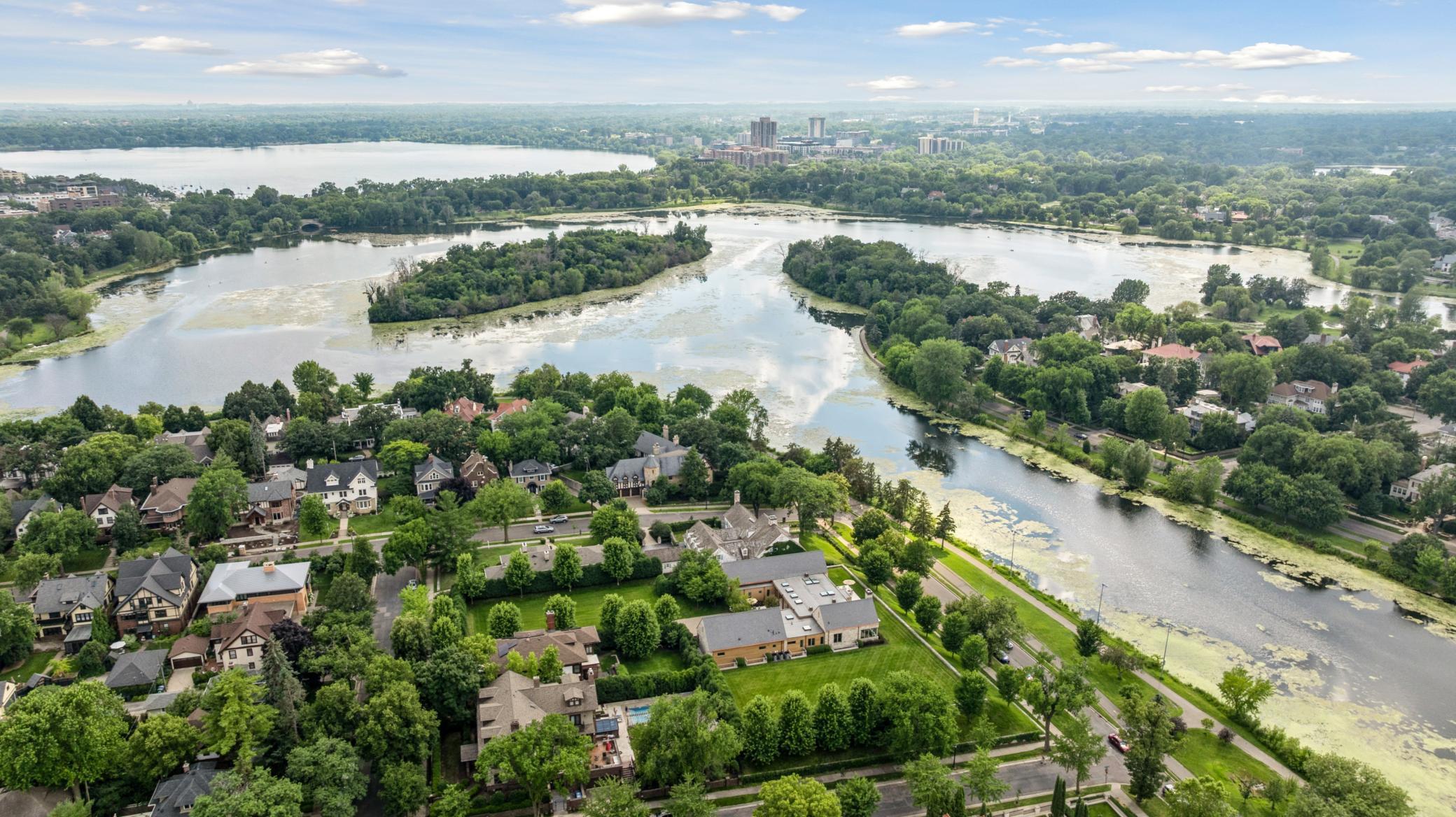 Minneapolis, Minnesota, 55405, United States, 5 Bedrooms Bedrooms, ,1 BathroomBathrooms,Residential,For Sale,1897759