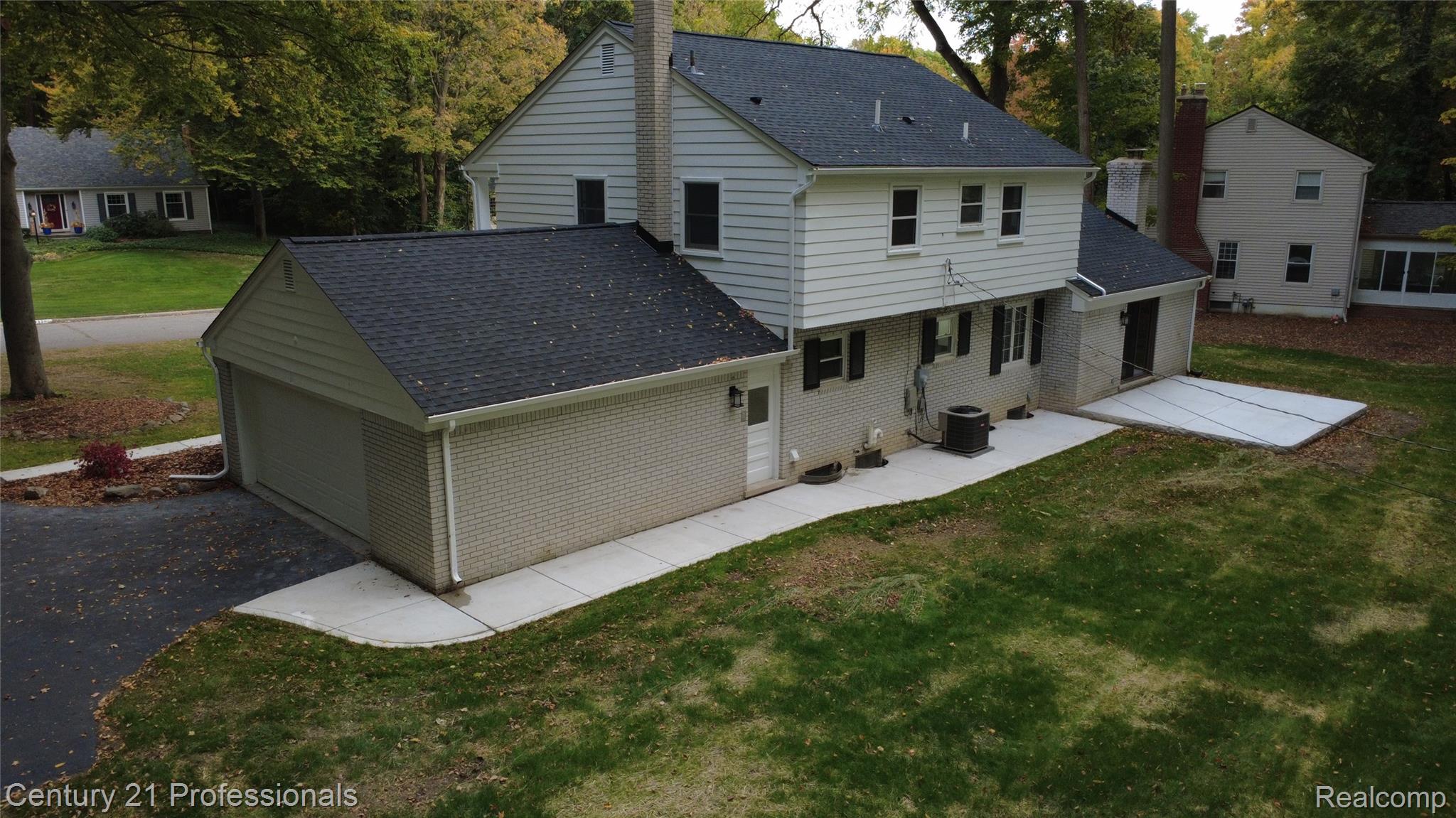 Plymouth, Michigan, 48170, United States, 5 Bedrooms Bedrooms, ,3 BathroomsBathrooms,Residential,For Sale,1982882