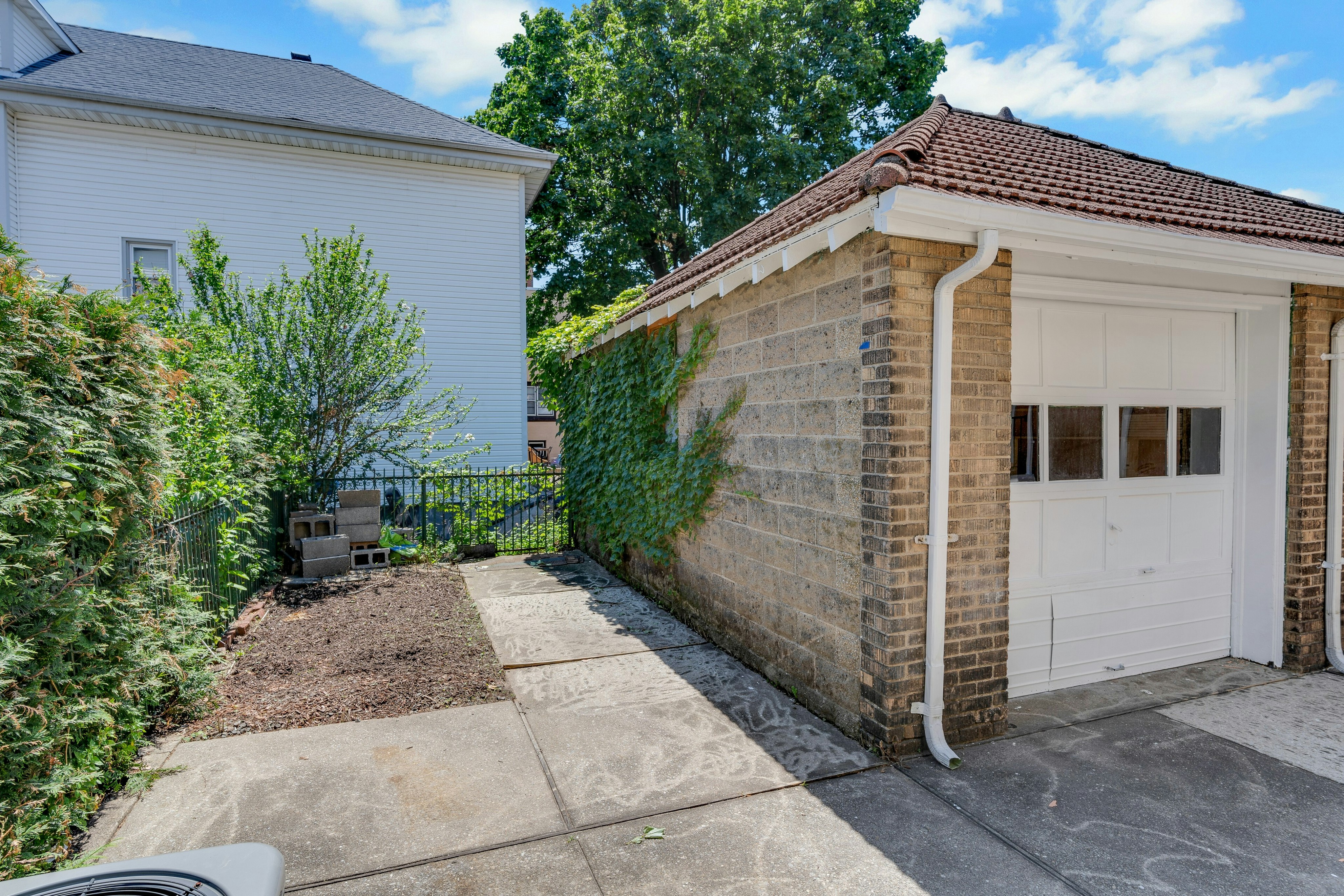  8128 Kennedy Blvd, North Bergen, NJ 07047 - 物件實景