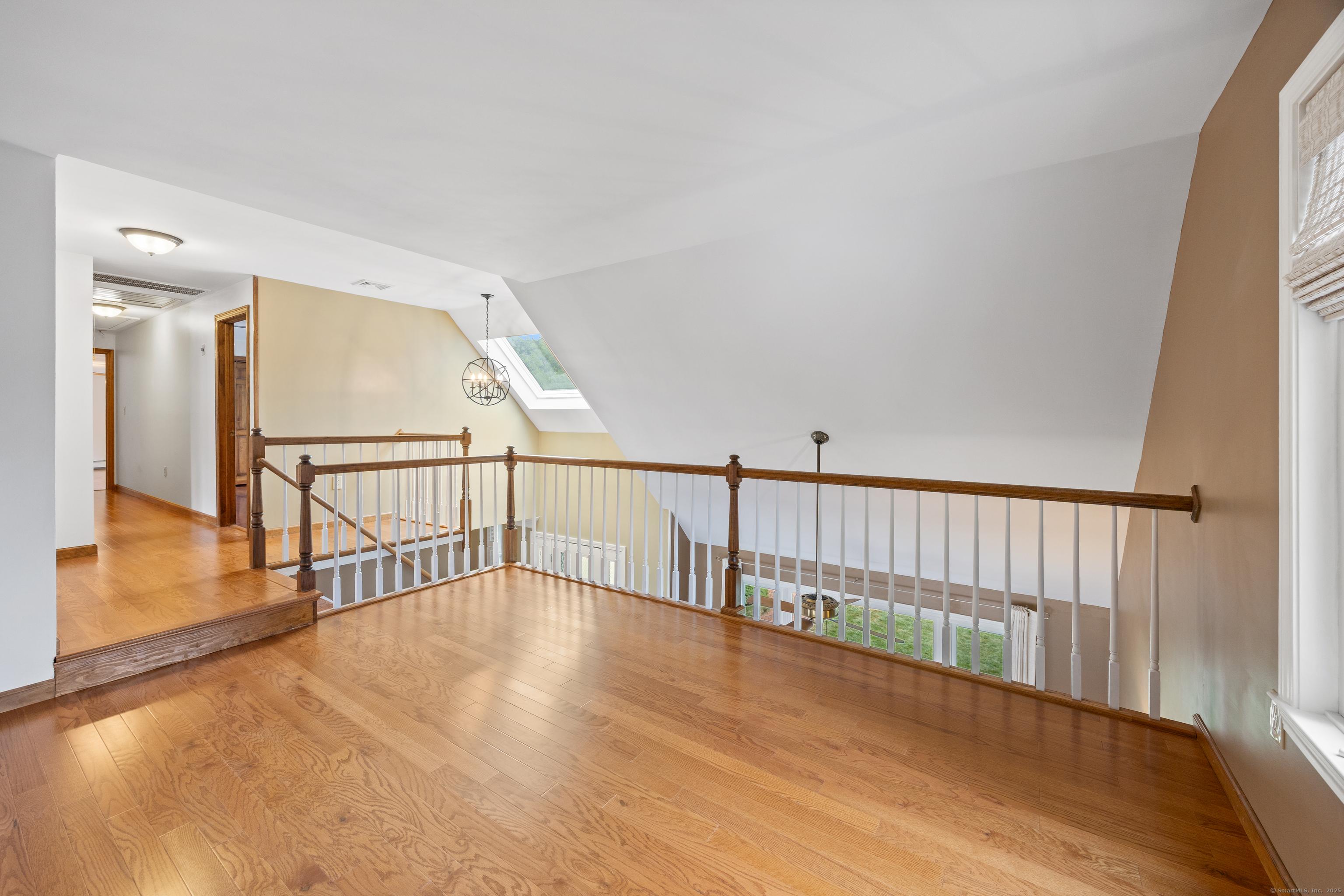 Southington, Connecticut, 06489, United States, 3 Bedrooms Bedrooms, ,3 BathroomsBathrooms,Residential,For Sale,1935376