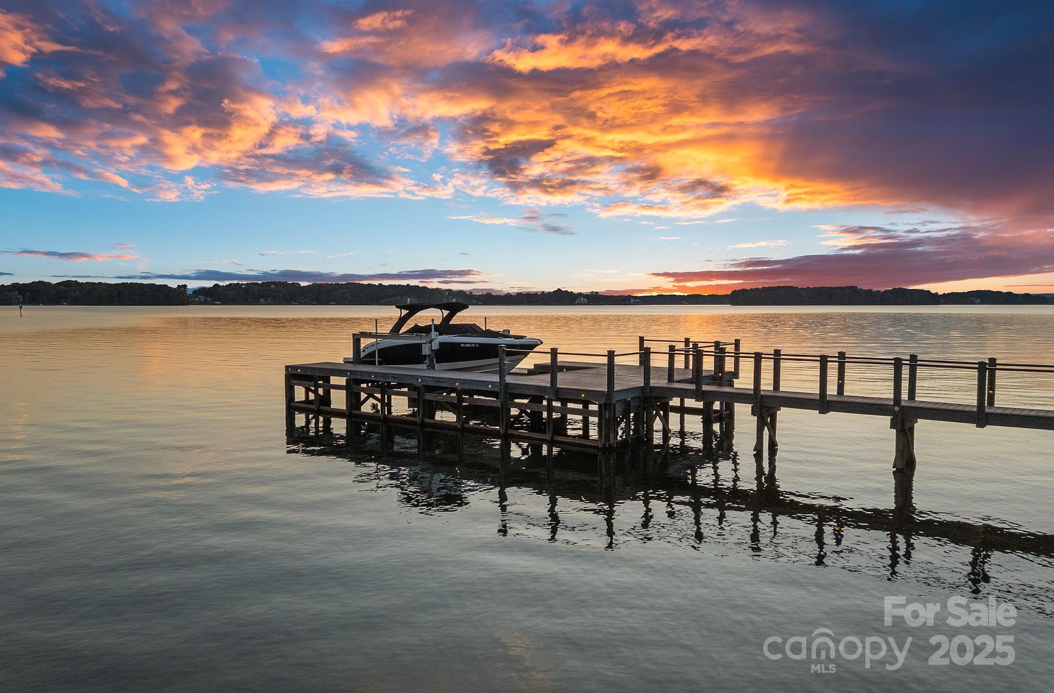 Mooresville, North Carolina, 28117, United States, 4 Bedrooms Bedrooms, ,6 BathroomsBathrooms,Residential,For Sale,1989072