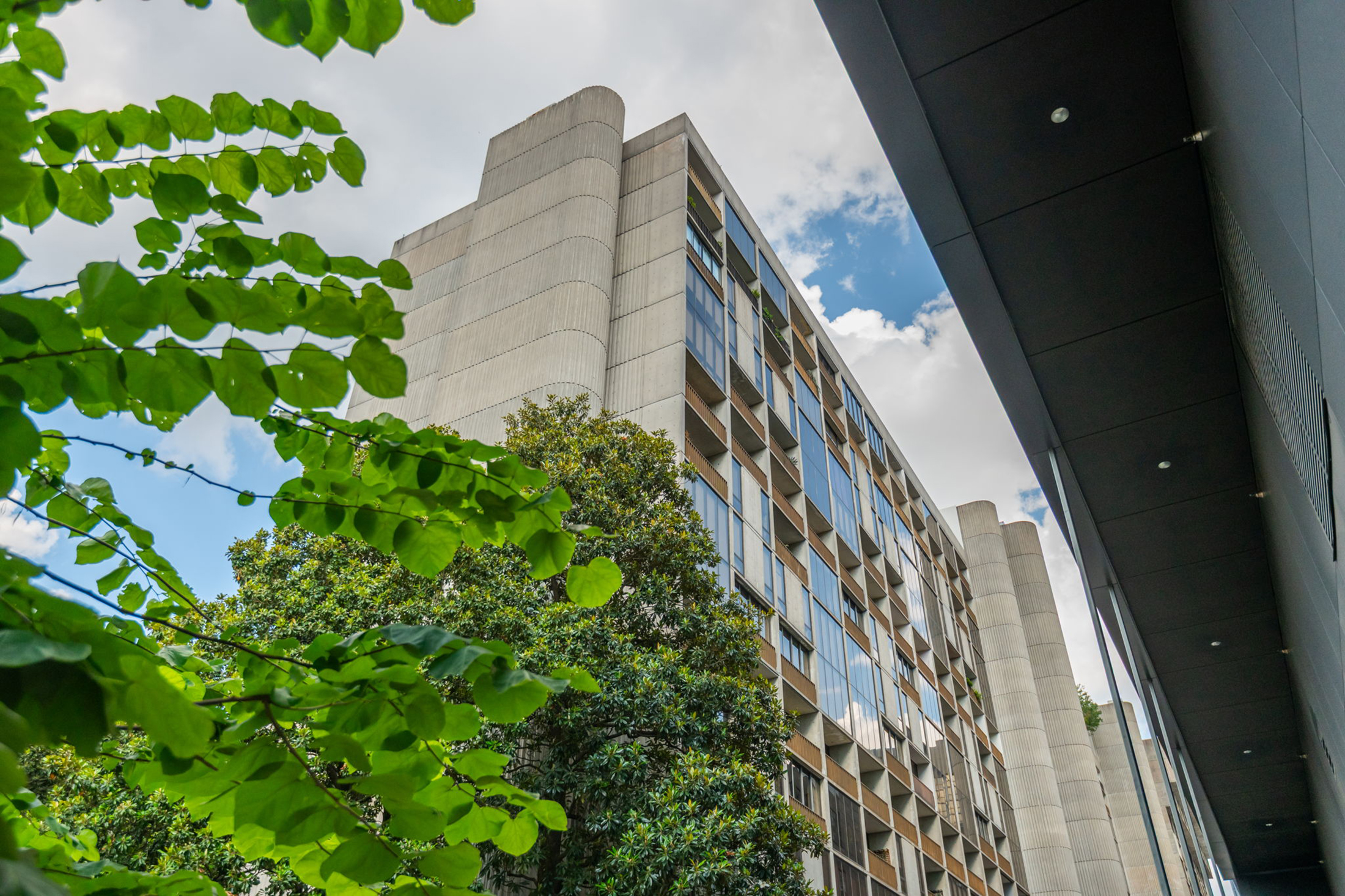  Fully Renovated Two-story Condo in the Iconic Colony House at Colony Square - 物件實景