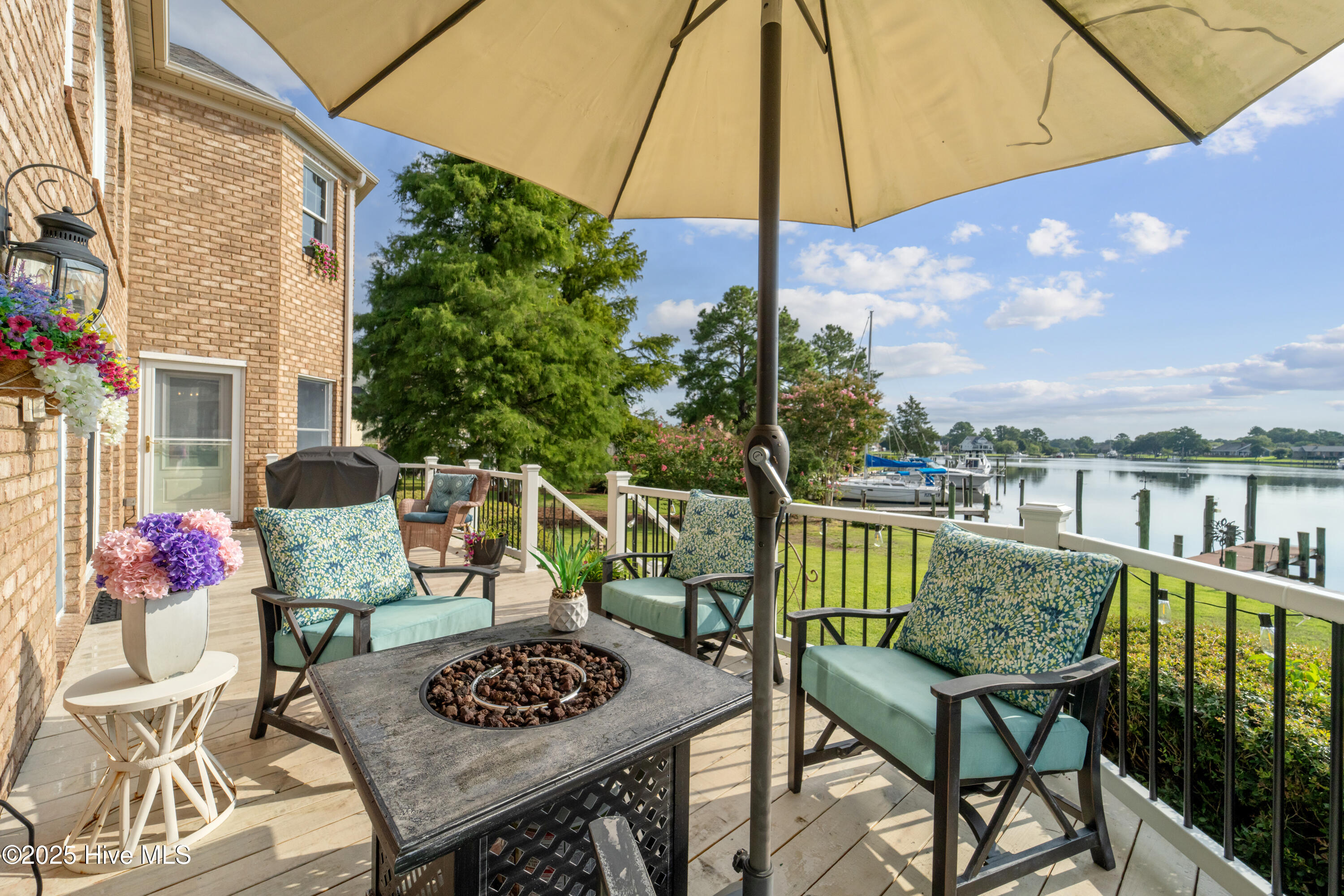 New Bern, North Carolina, 28560, United States, 4 Bedrooms Bedrooms, ,3 BathroomsBathrooms,Residential,For Sale,1907556