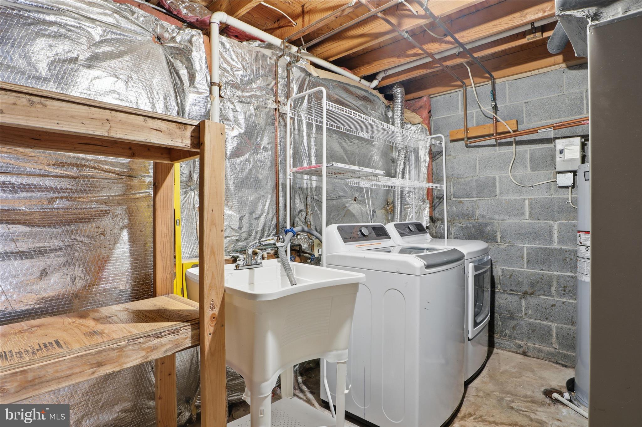 Reston, Virginia, 20194, United States, 2 Bedrooms Bedrooms, ,4 BathroomsBathrooms,Residential,For Sale,2015331