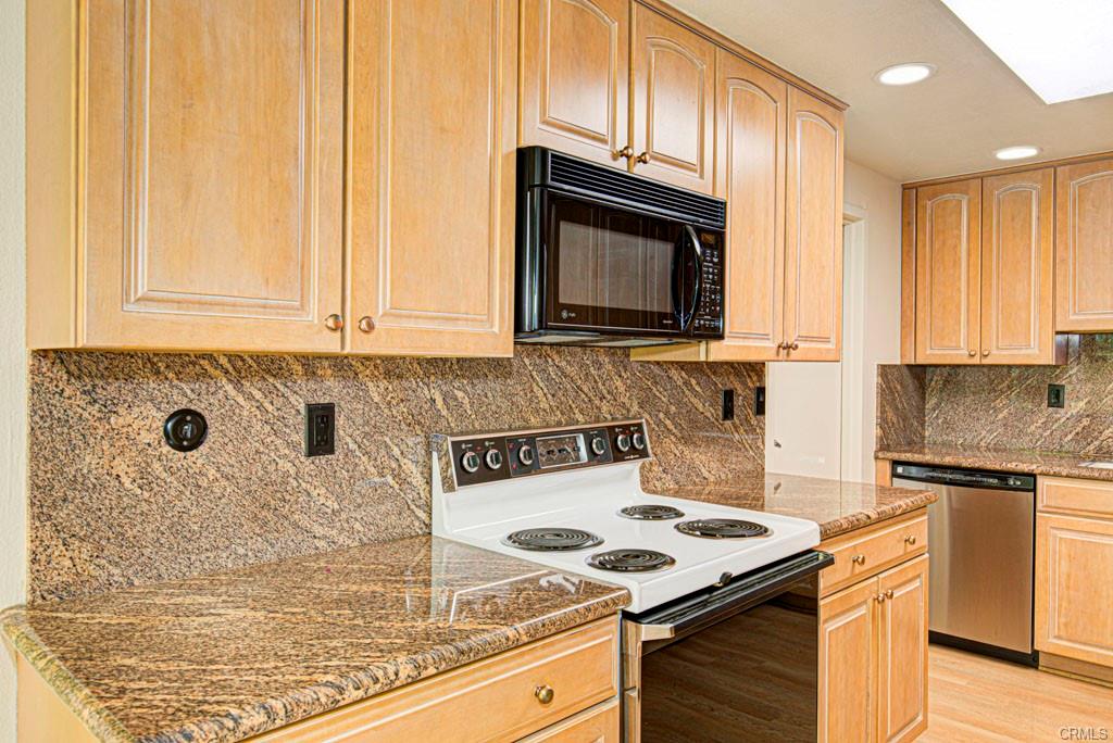 Laguna Woods, California, 92637, United States, 2 Bedrooms Bedrooms, ,1 BathroomBathrooms,Residential,For Sale,1923163