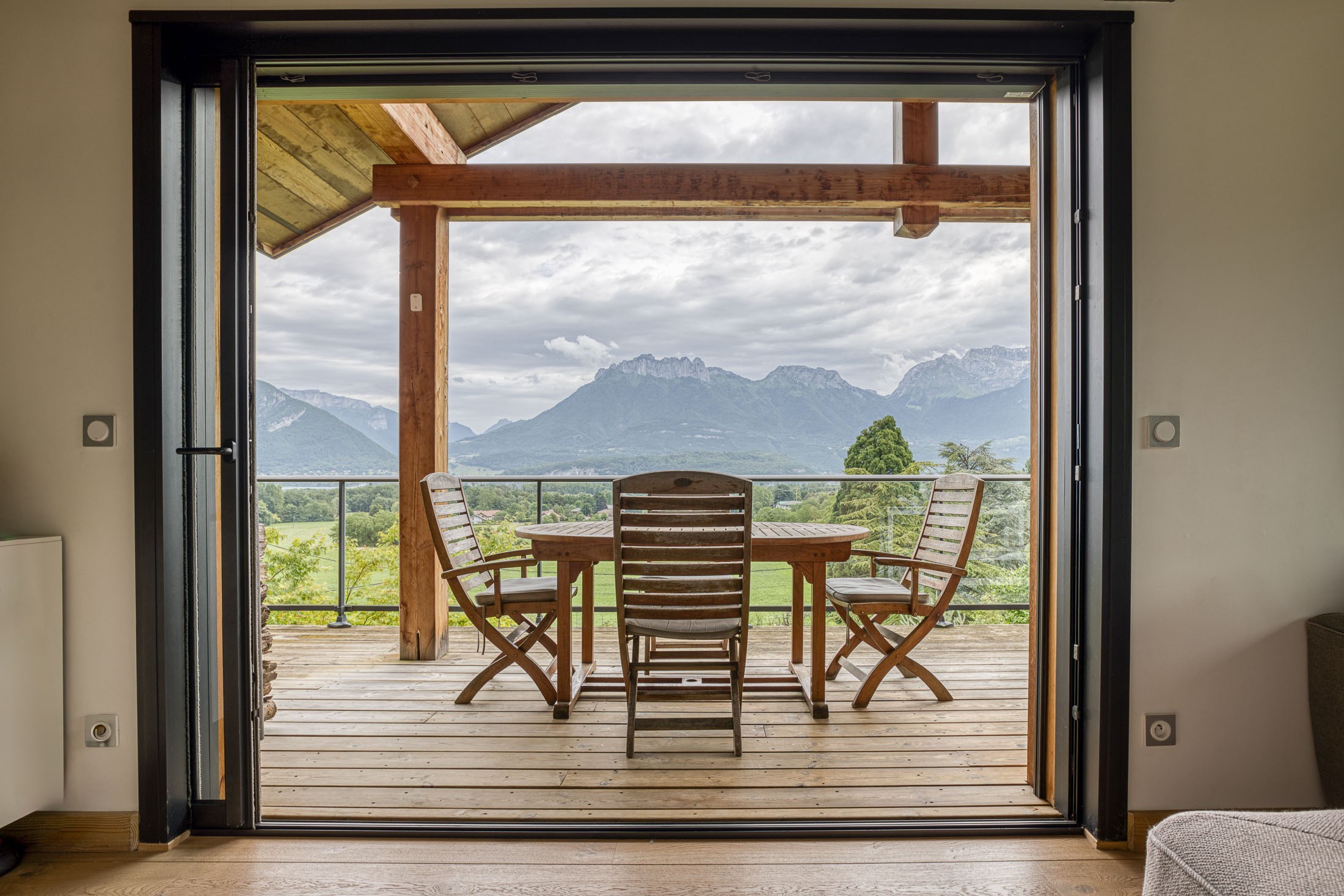  Beautiful house with swimming pool and magnificent view of the lake and mountai… - 物件實景