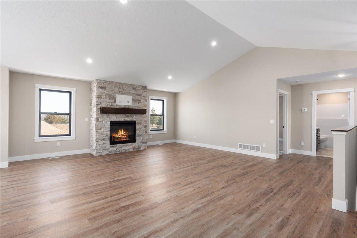 Houlton, Wisconsin, 54082, United States, 3 Bedrooms Bedrooms, ,2 BathroomsBathrooms,Residential,For Sale,1926269