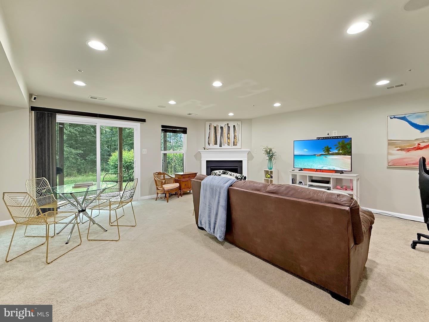 Glen Burnie, Maryland, 21060, United States, 3 Bedrooms Bedrooms, ,3 BathroomsBathrooms,Residential,For Sale,1918197