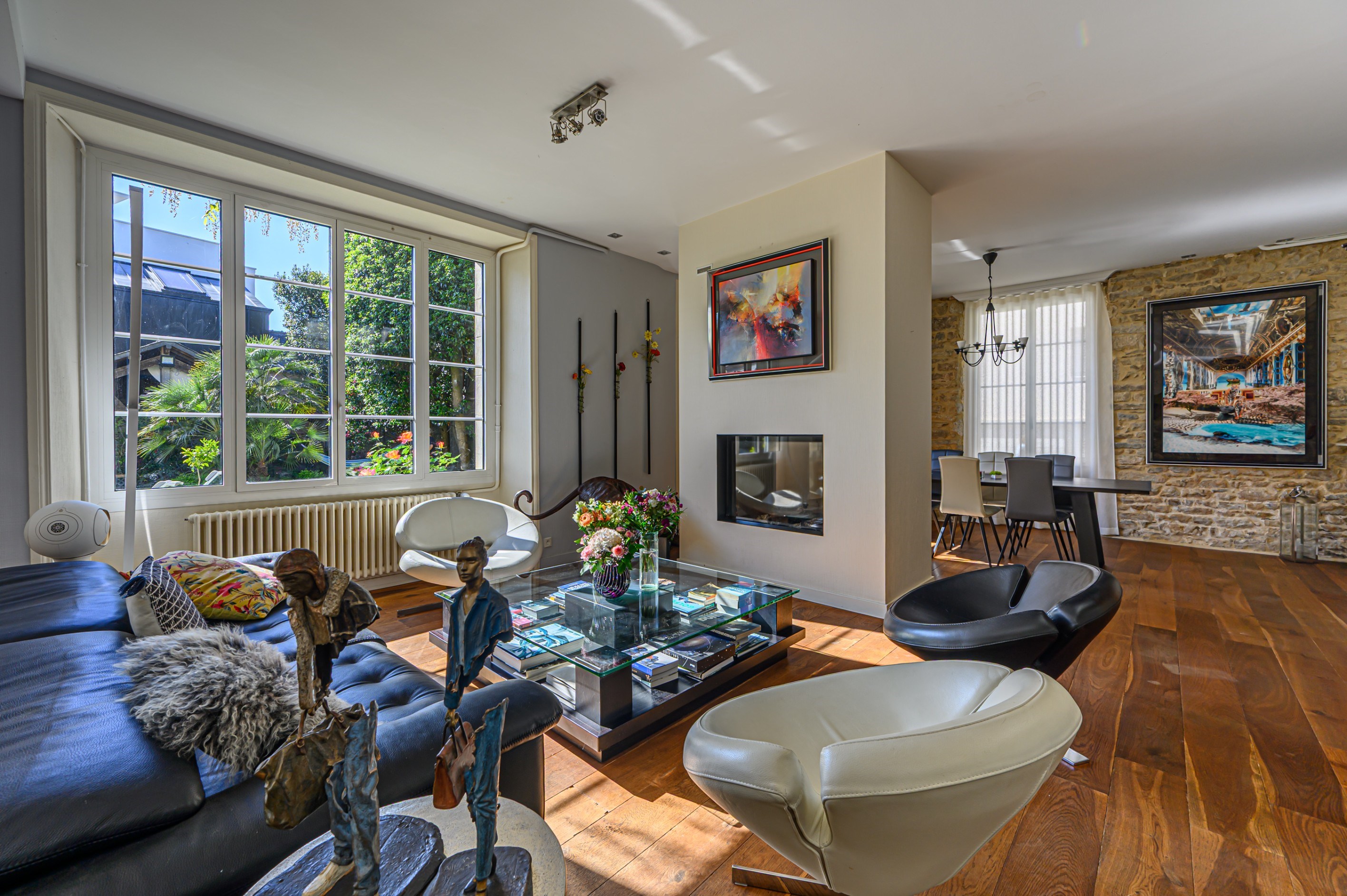  Vannes City Center: Splendid Period Residence with Large Garage and Enclosed Ga… - 物件實景