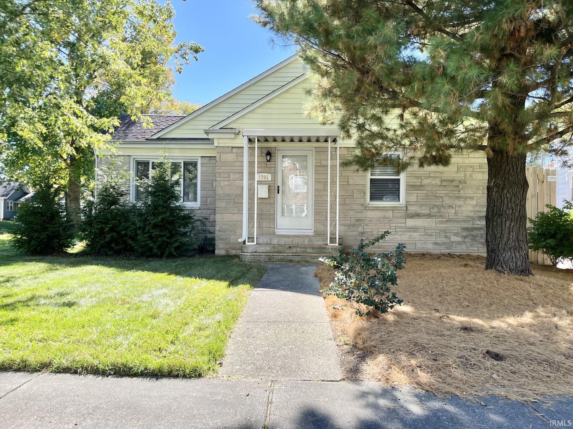 Clover Ln, Fort Wayne, IN 46808