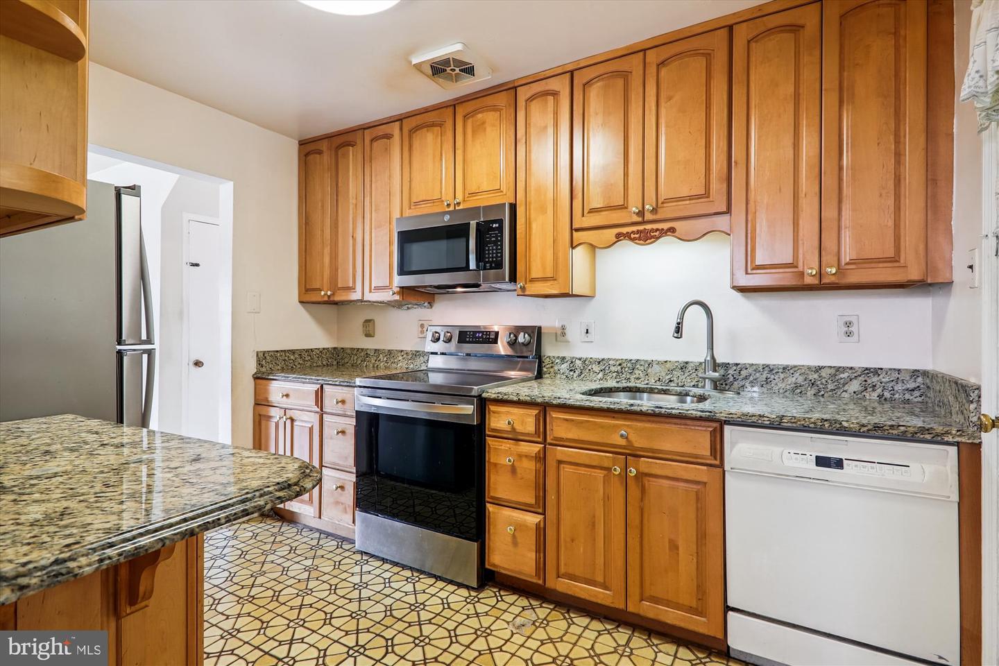 Silver Spring, Maryland, 20903, United States, 4 Bedrooms Bedrooms, ,2 BathroomsBathrooms,Residential,For Sale,1919736