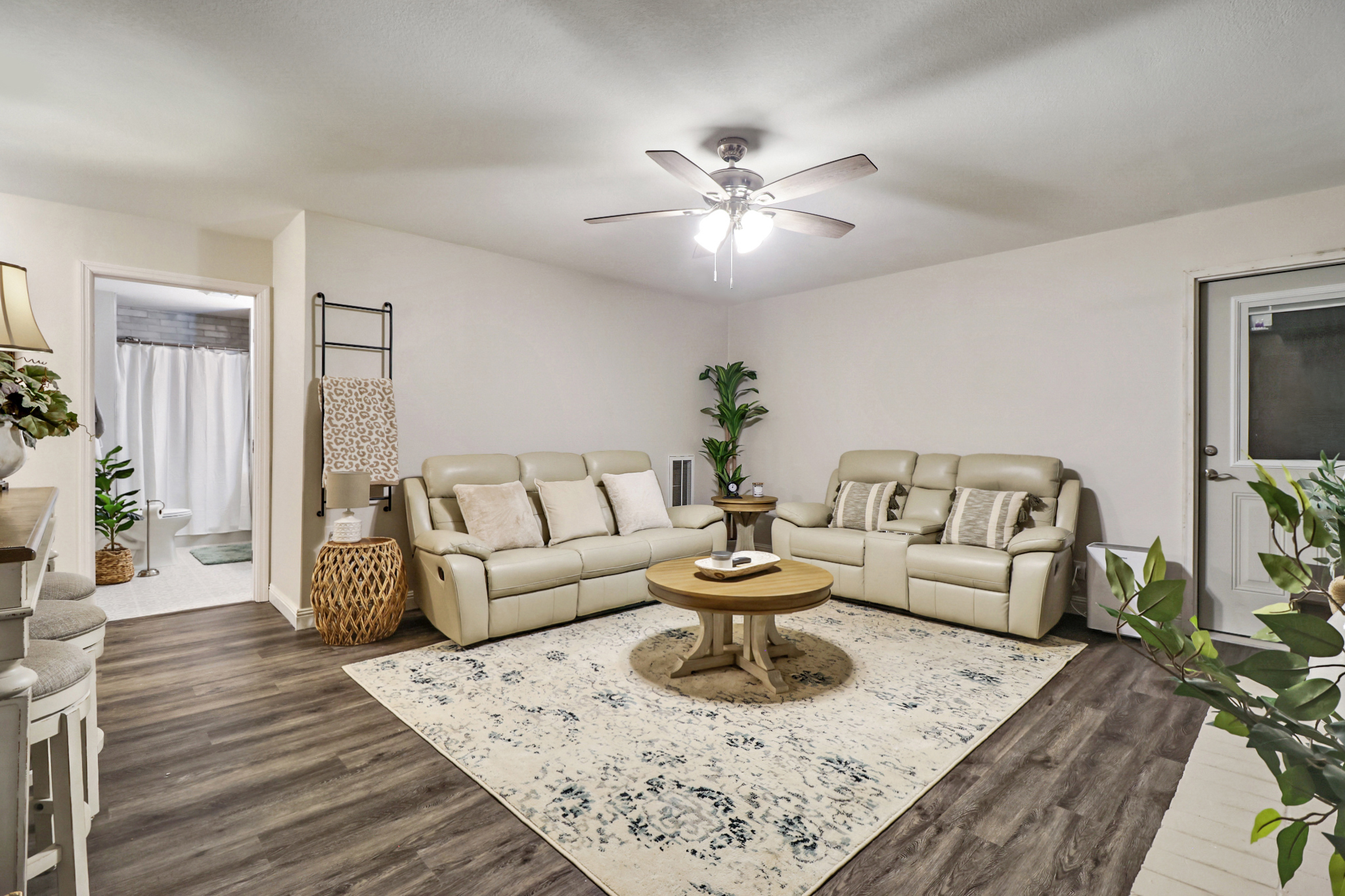 Rockwood, Tennessee, 37854, United States, 4 Bedrooms Bedrooms, ,3 BathroomsBathrooms,Residential,For Sale,2011403