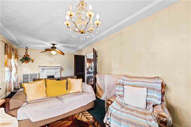 Los Angeles, California, 90002, United States, 2 Bedrooms Bedrooms, ,1 BathroomBathrooms,Residential,For Sale,1931057