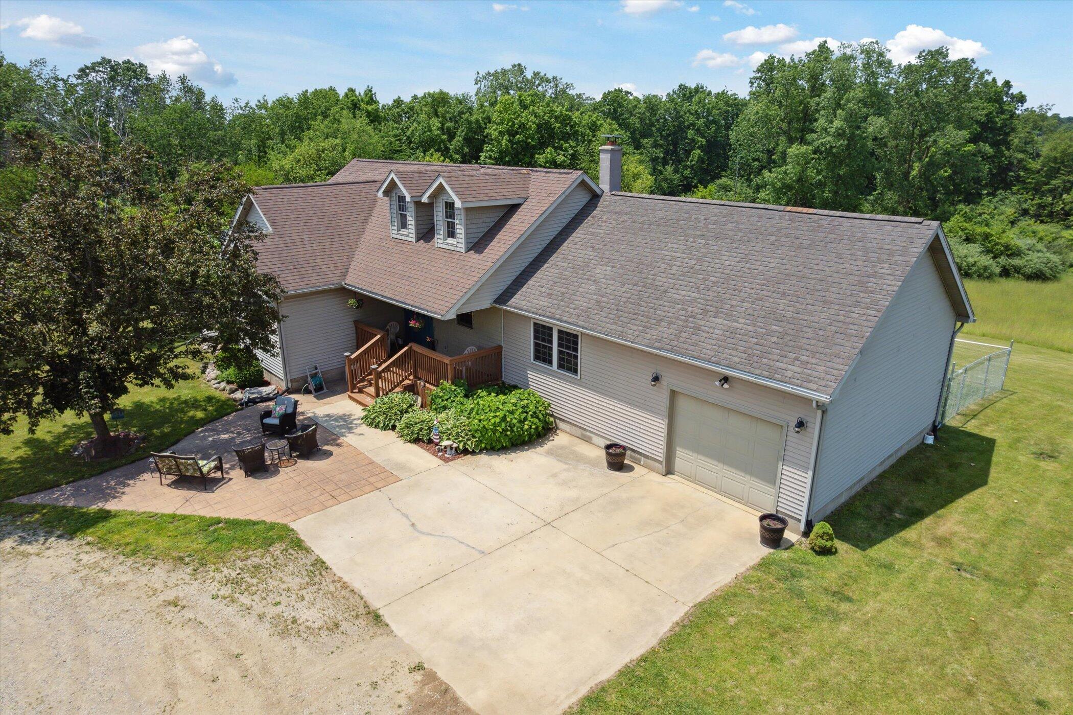 Hillsdale, Michigan, 49242, United States, 6 Bedrooms Bedrooms, ,4 BathroomsBathrooms,Residential,For Sale,1931789