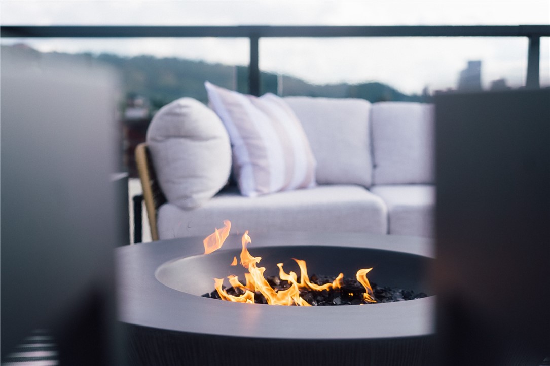 Lawrenceville, Pennsylvania, 15201, United States, 2 Bedrooms Bedrooms, ,2 BathroomsBathrooms,Residential,For Sale,1960750