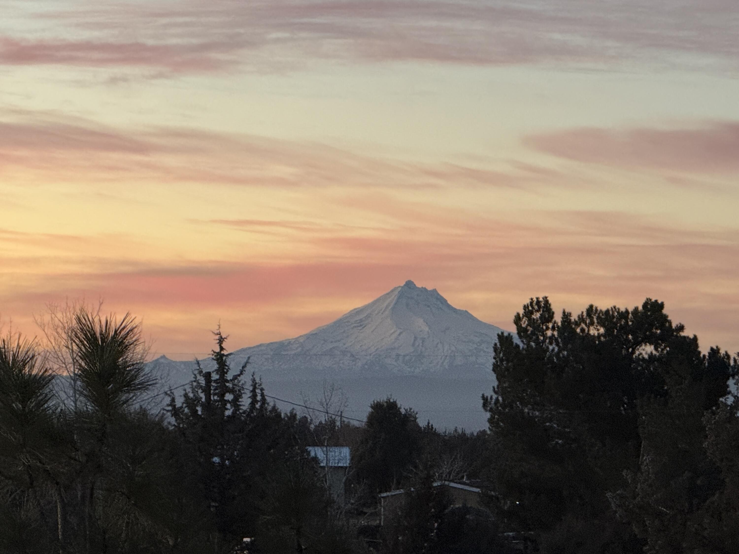 Terrebonne, Oregon, 97760, United States, 3 Bedrooms Bedrooms, ,2 BathroomsBathrooms,Residential,For Sale,2009315
