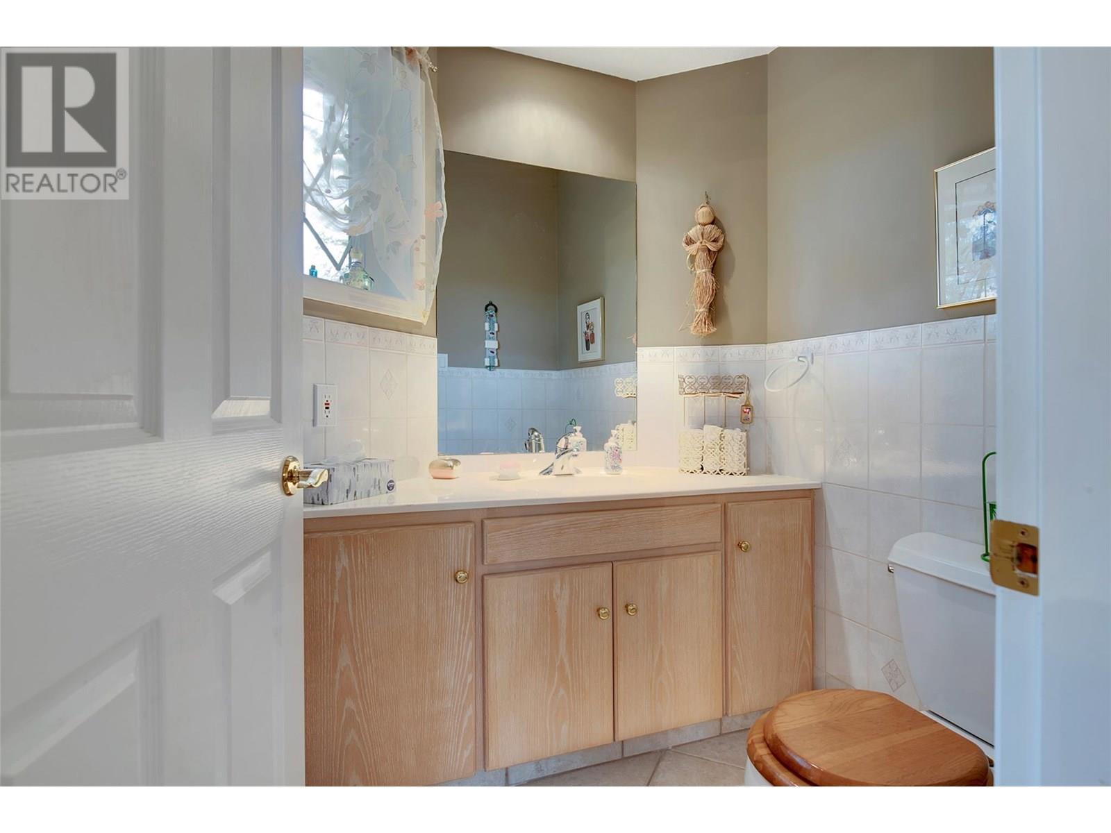 VERNON, British Columbia, V1H 1E8, CA, 3 Bedrooms Bedrooms, ,2 BathroomsBathrooms,Residential,For Sale,1948315