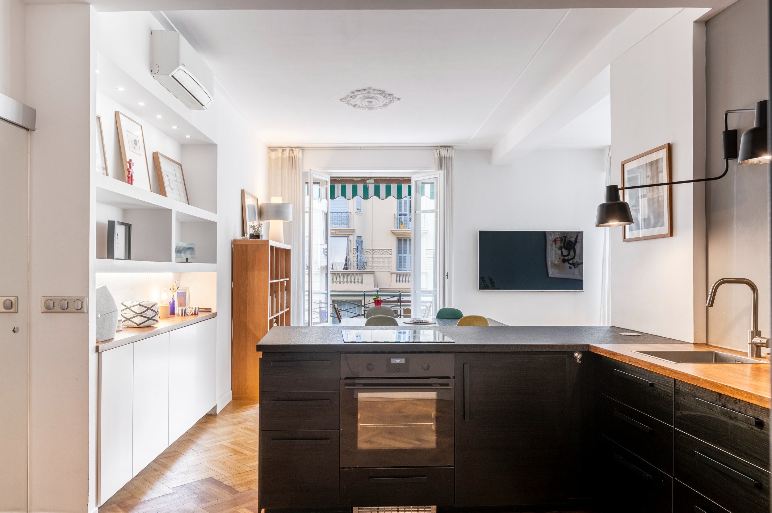  Elegant renovated apartment in a landmark architectural building in central Nice - 物件實景