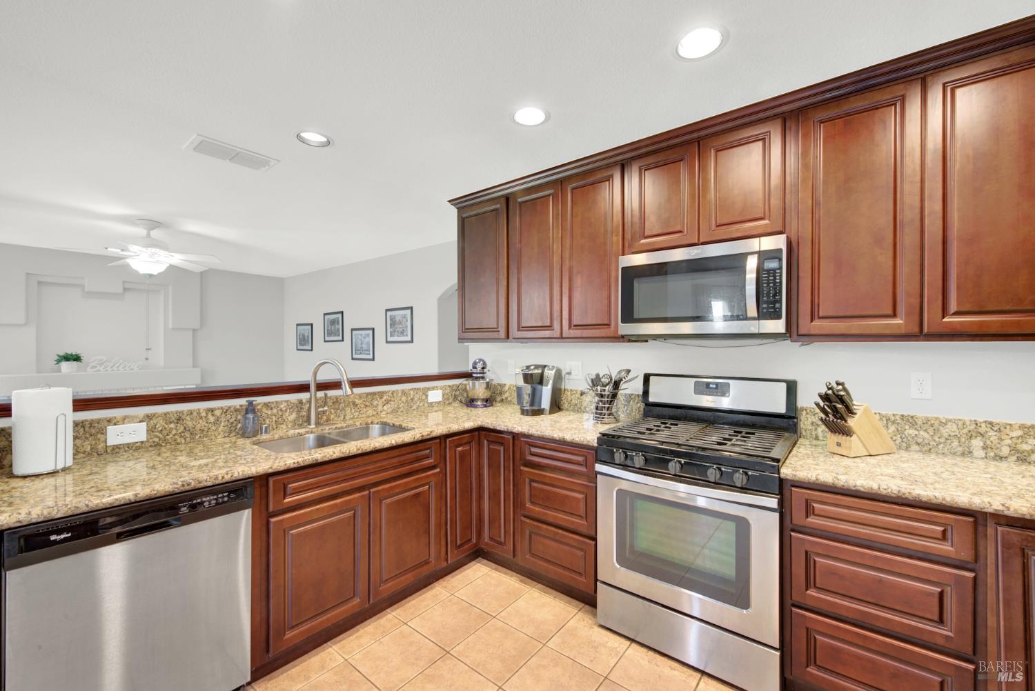 Vacaville, California, 95687, United States, 4 Bedrooms Bedrooms, ,3 BathroomsBathrooms,Residential,For Sale,1856071