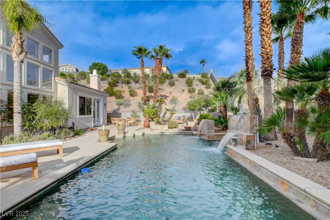 Henderson, Nevada, 89052, United States, 5 Bedrooms Bedrooms, ,4 BathroomsBathrooms,Residential,For Sale,1989374