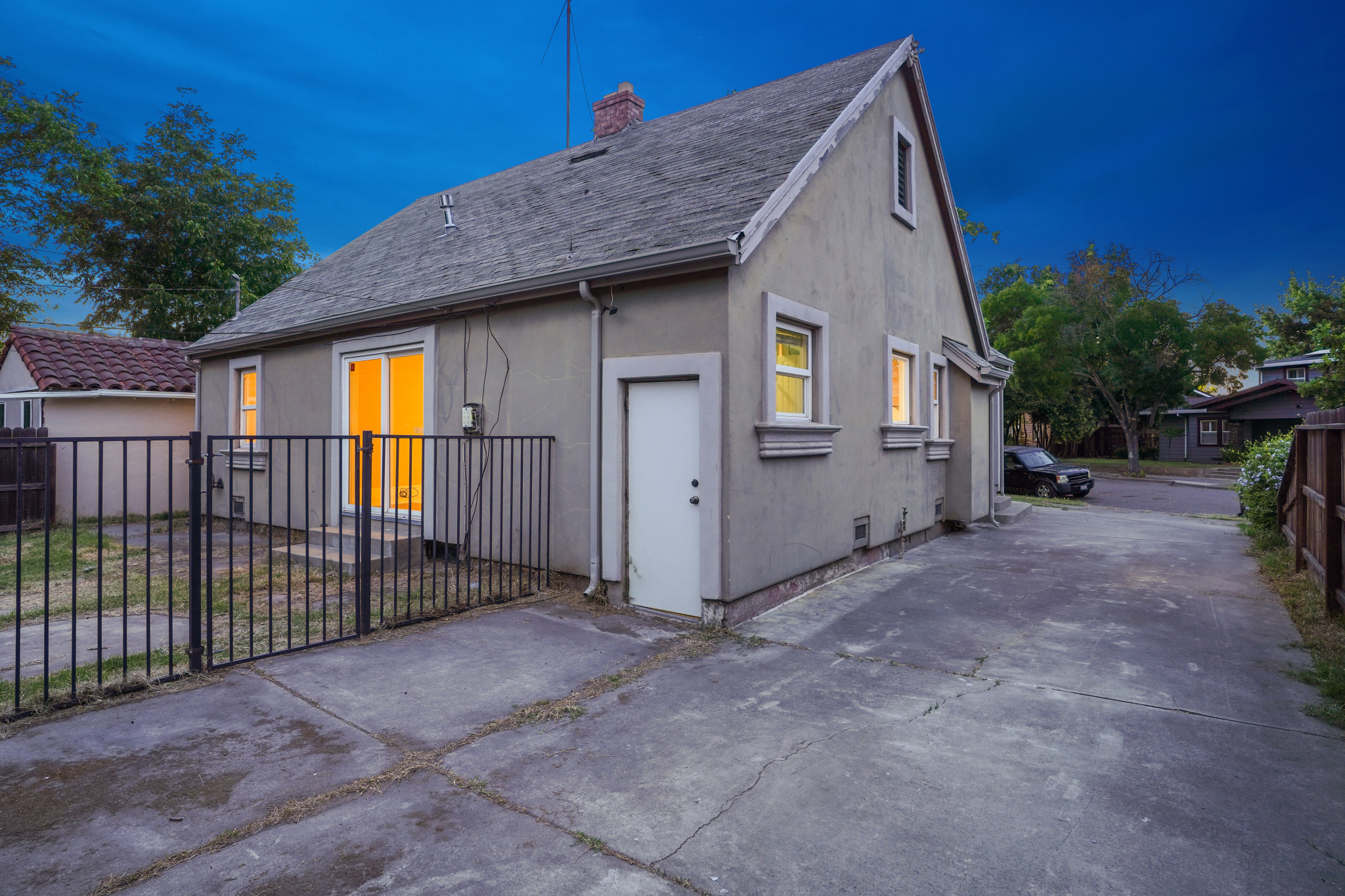  1670 W Poplar St. - 物件實景