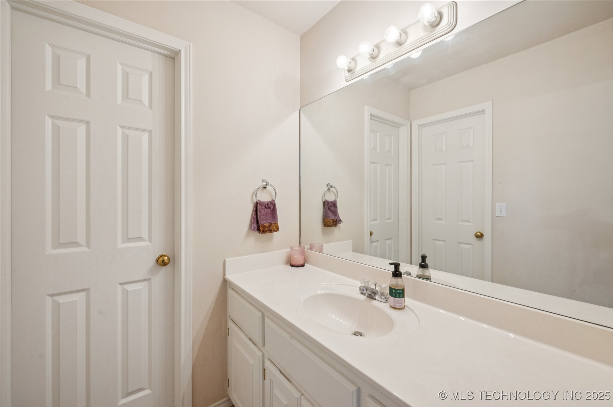Owasso, Oklahoma, 74055, United States, 5 Bedrooms Bedrooms, ,3 BathroomsBathrooms,Residential,For Sale,1875671
