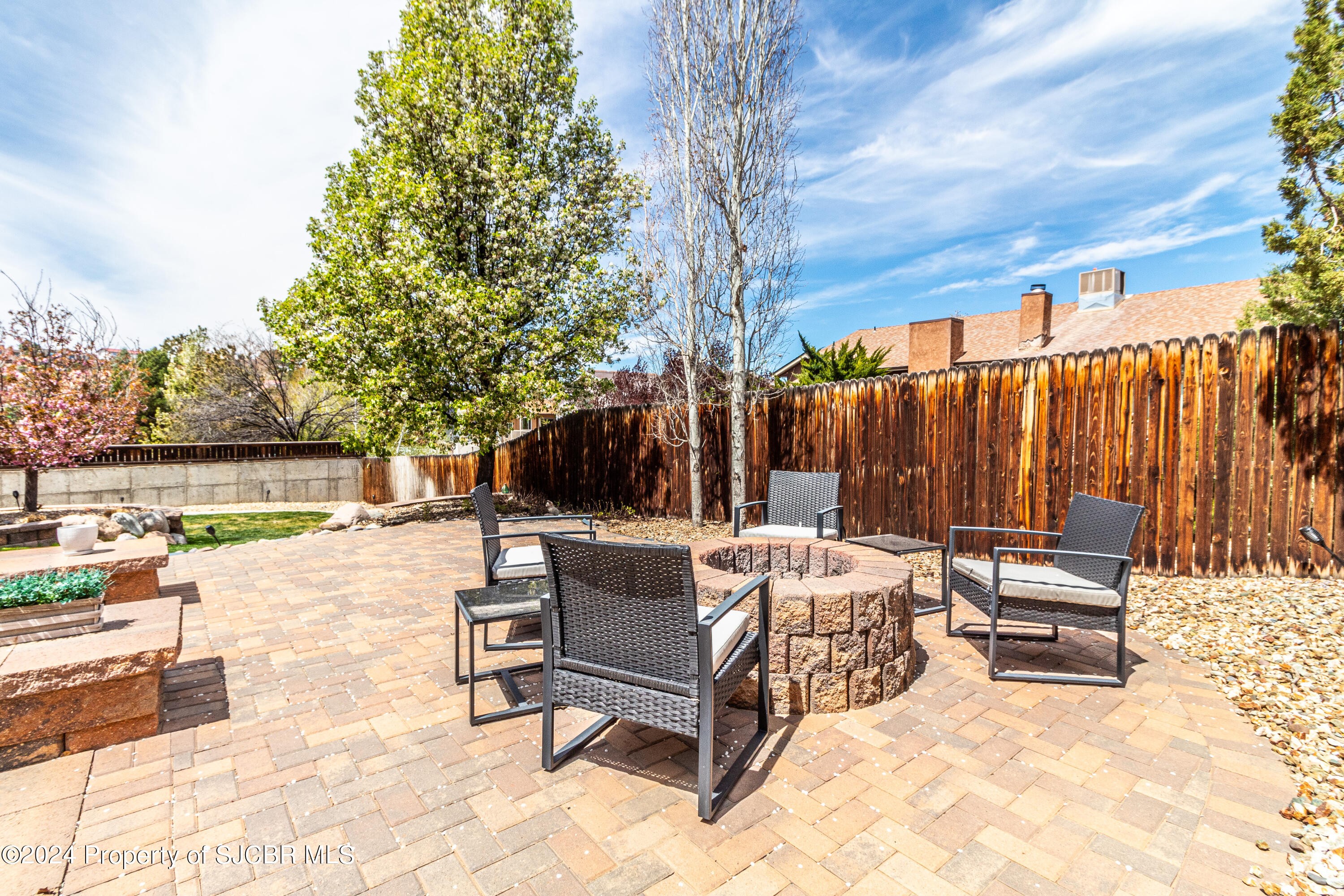 610 CERRILLOS Drive, Farmington, New Mexico, 87401, United States, 4 Bedrooms Bedrooms, ,4 BathroomsBathrooms,Residential,For Sale,610 CERRILLOS Drive,1623720
