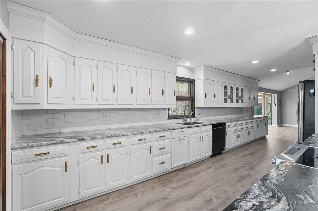 Brookville, Ohio, 45309, United States, 3 Bedrooms Bedrooms, ,4 BathroomsBathrooms,Residential,For Sale,1995742