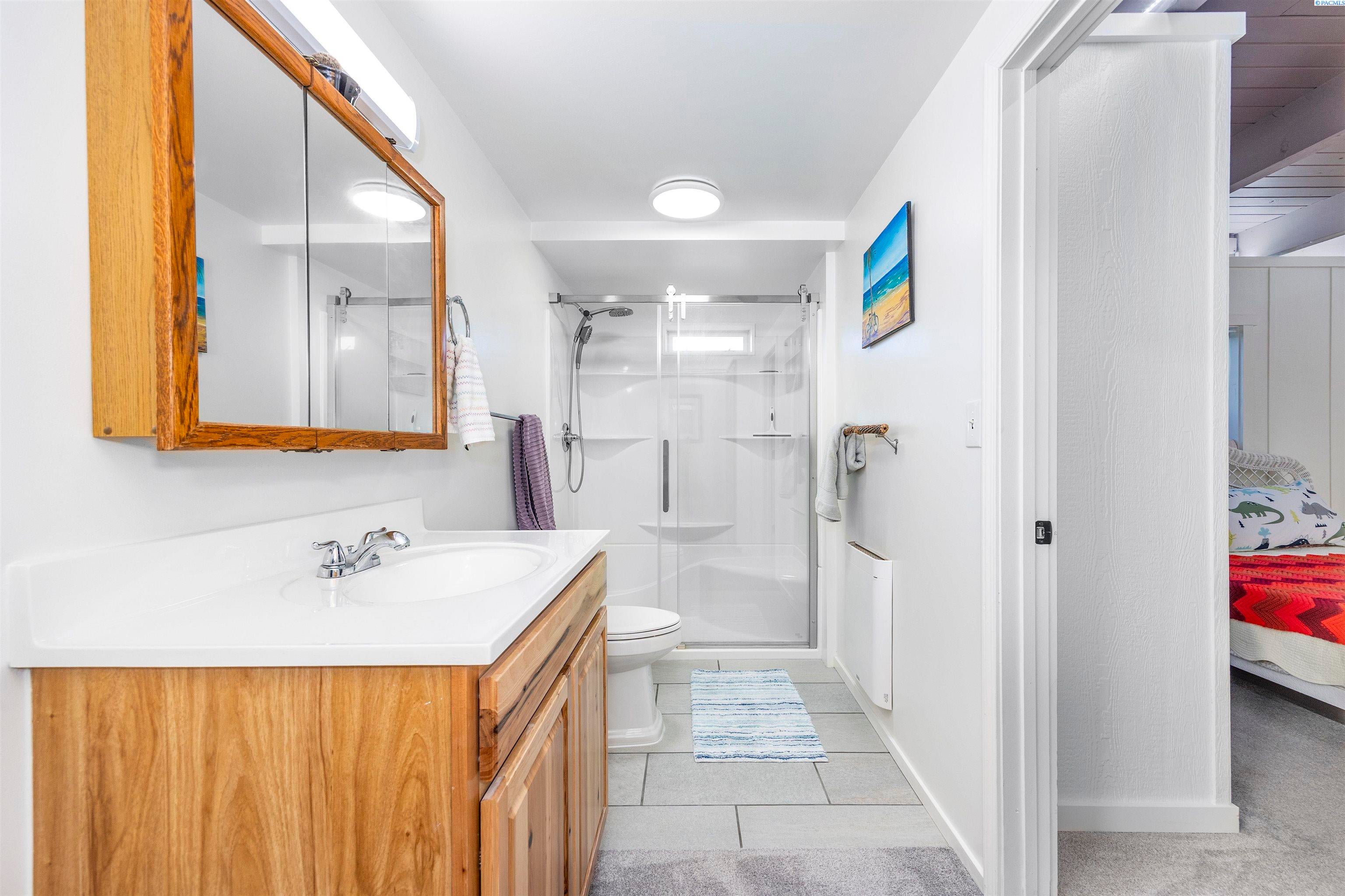 Benton City, Washington, 99320, United States, 3 Bedrooms Bedrooms, ,2 BathroomsBathrooms,Residential,For Sale,1992566