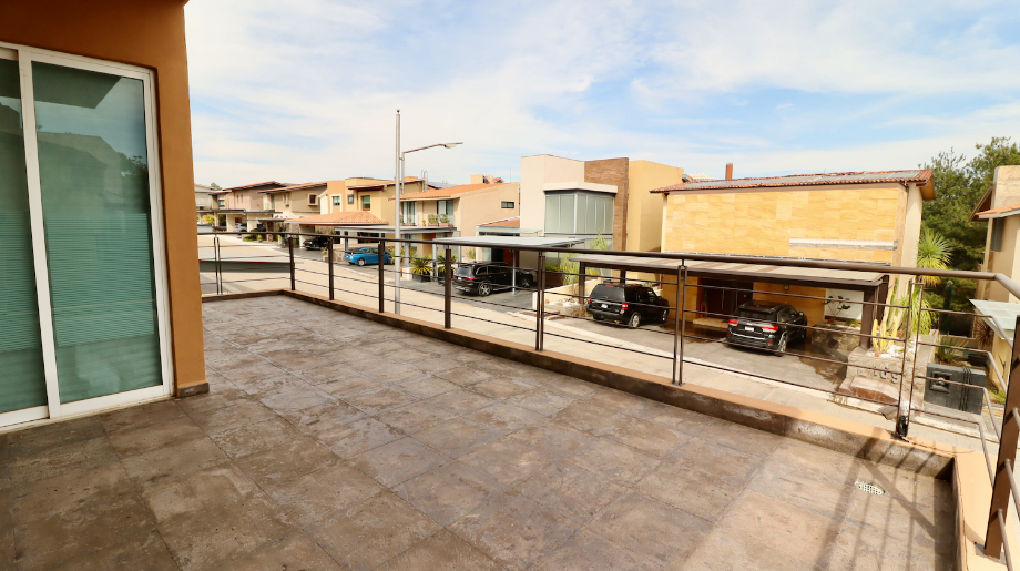 Morelia, Michoacán de Ocampo, 58350, Mexico, 4 Bedrooms Bedrooms, ,4 BathroomsBathrooms,Residential,For Sale,1998426