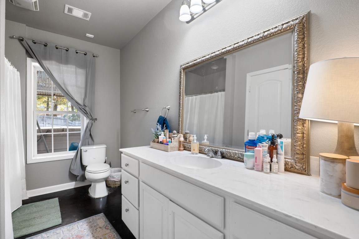 Jonesboro, Arkansas, 72404, United States, 4 Bedrooms Bedrooms, ,3 BathroomsBathrooms,Residential,For Sale,1989534