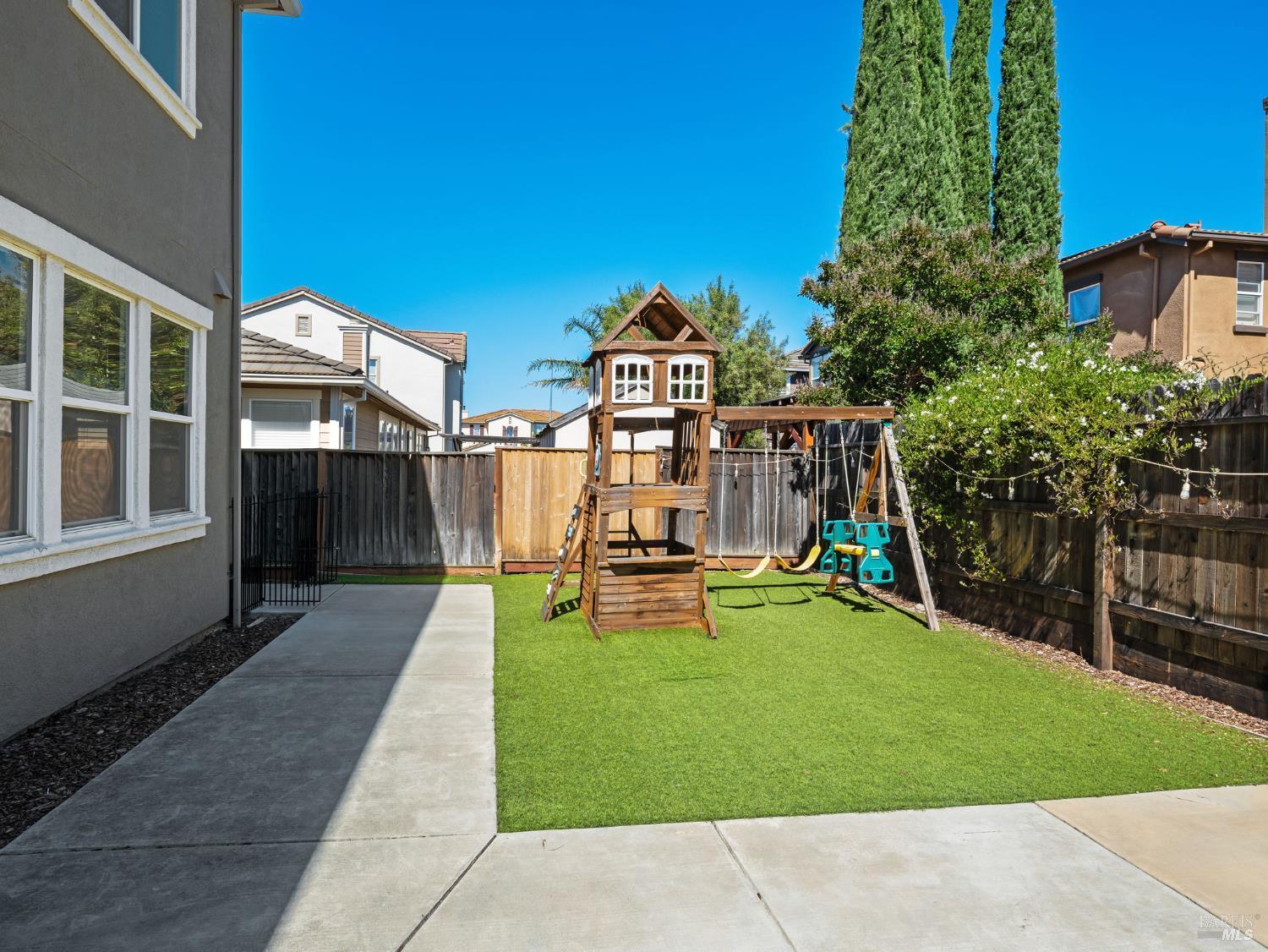 Vacaville, California, 95687, United States, 5 Bedrooms Bedrooms, ,4 BathroomsBathrooms,Residential,For Sale,1828372