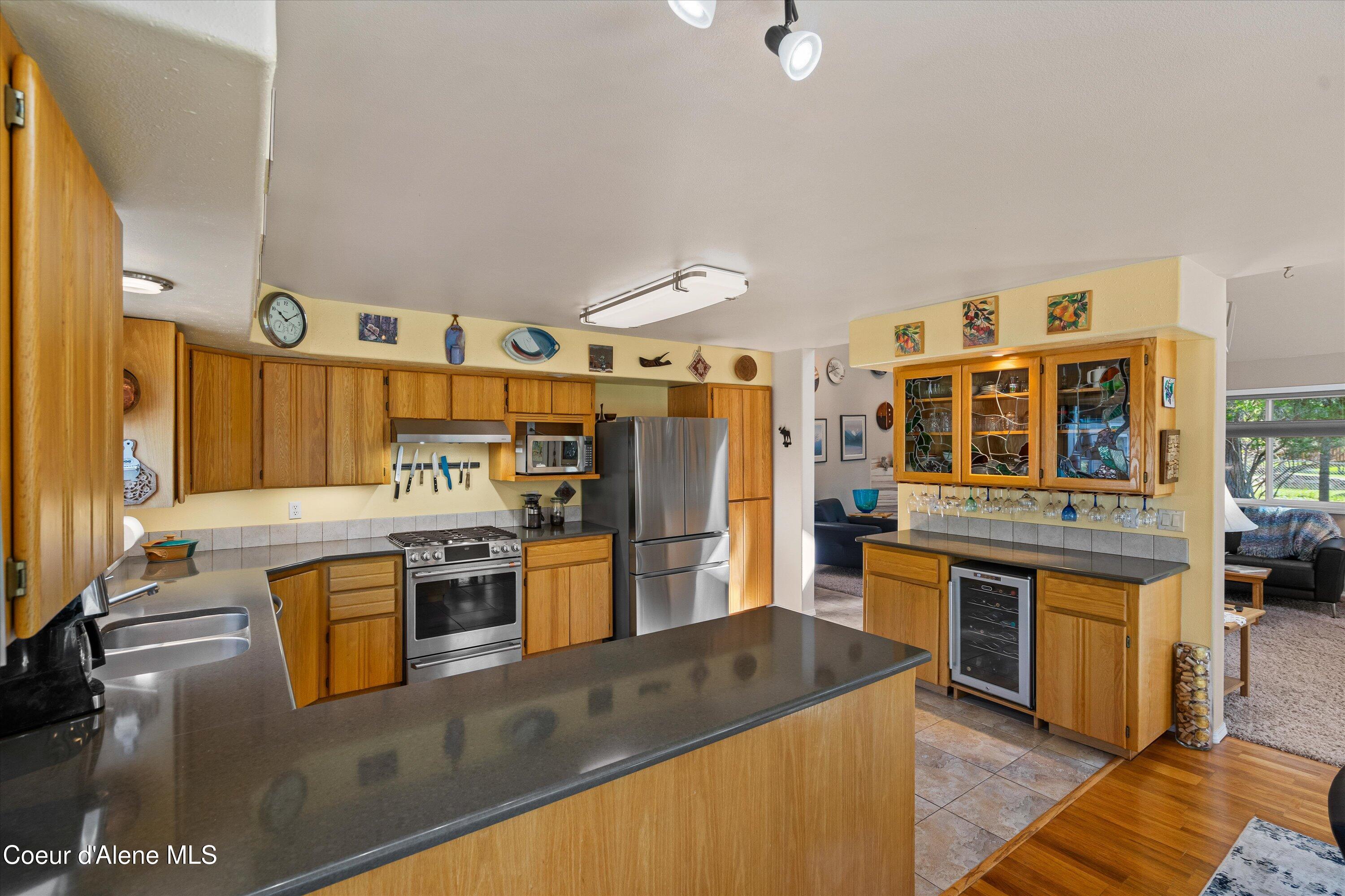 Hauser, Idaho, 83854, United States, 3 Bedrooms Bedrooms, ,3 BathroomsBathrooms,Residential,For Sale,1974734