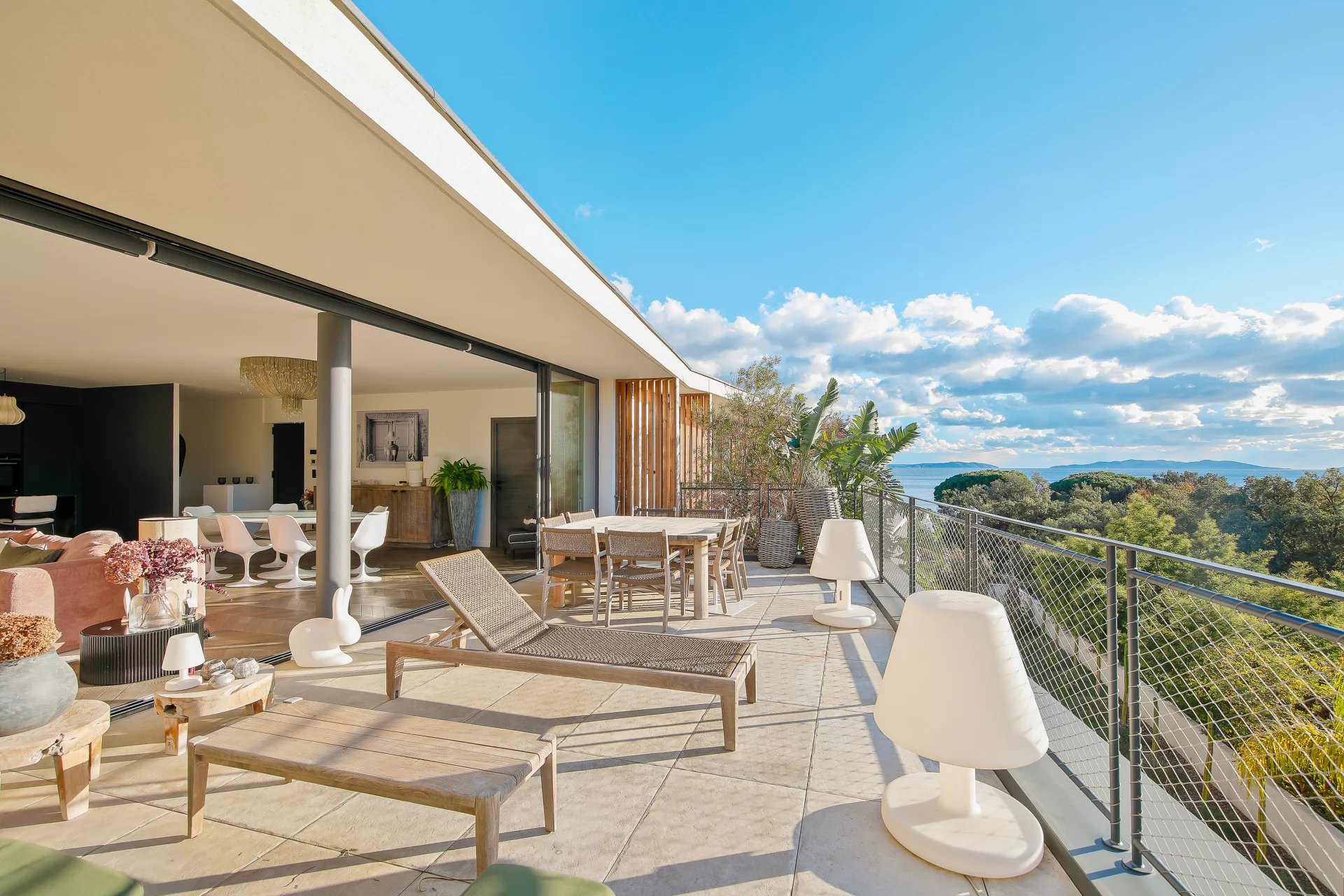 Le Lavandou, Provence-Alpes-Côte d’Azur, 83980, FR, 4 Bedrooms Bedrooms, ,Residential,For Sale,1998192