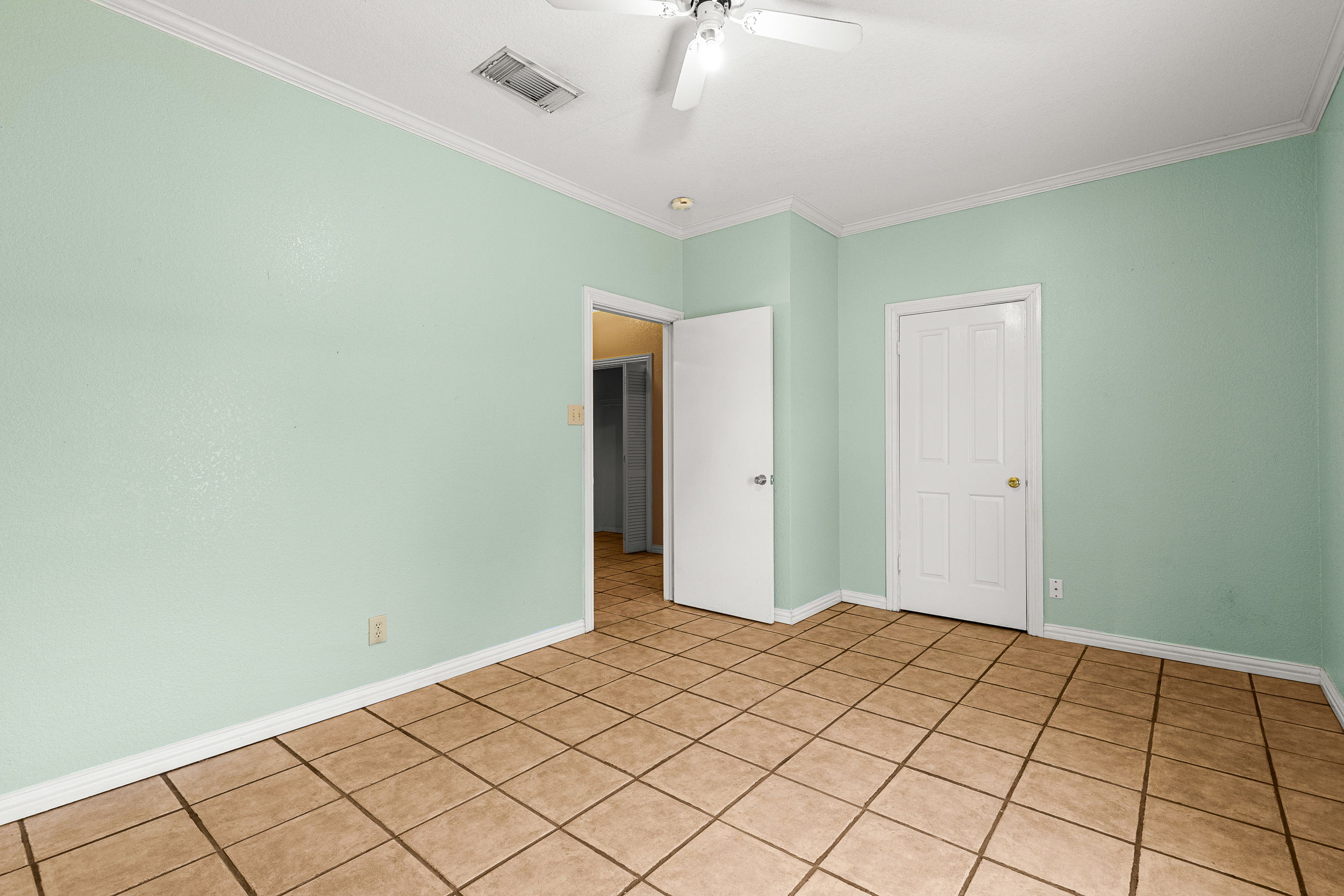 Adkins, Texas, 78101, United States, 4 Bedrooms Bedrooms, ,2 BathroomsBathrooms,Residential,For Sale,1979790