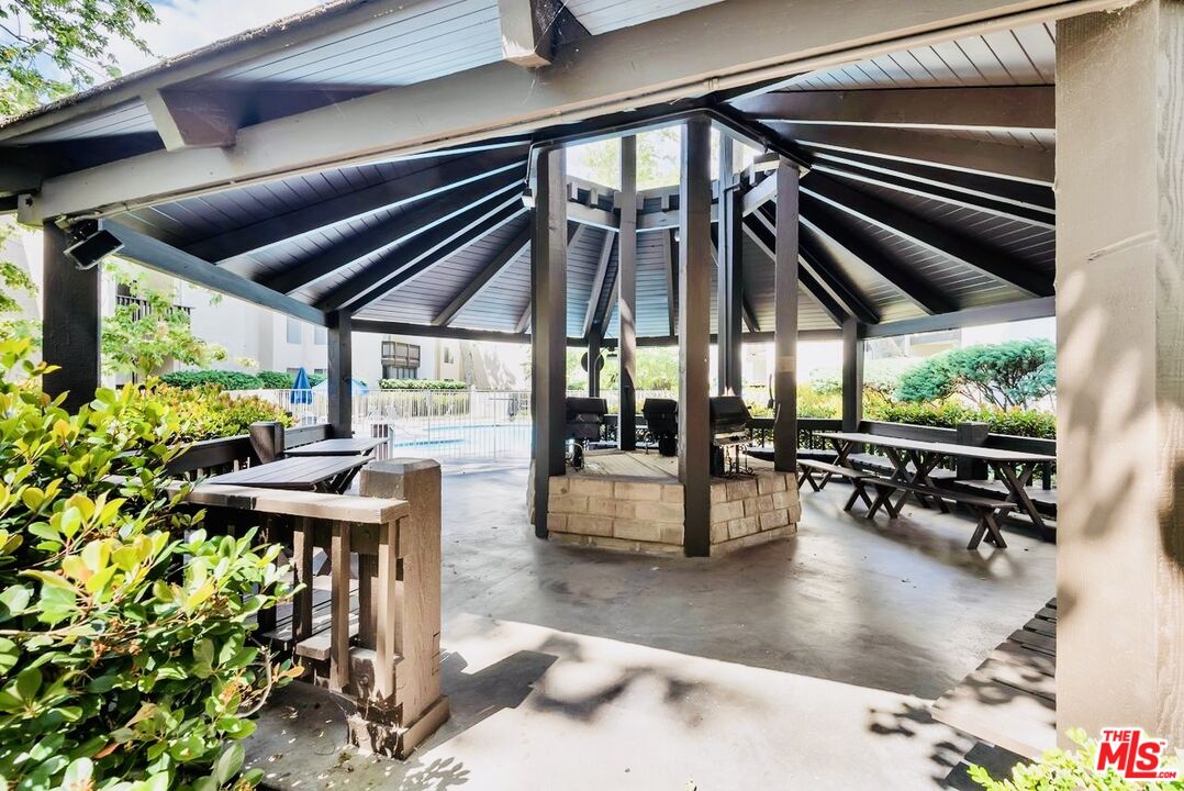 Culver City, California, 90230, United States, 2 Bedrooms Bedrooms, ,2 BathroomsBathrooms,Residential,For Sale,1934689