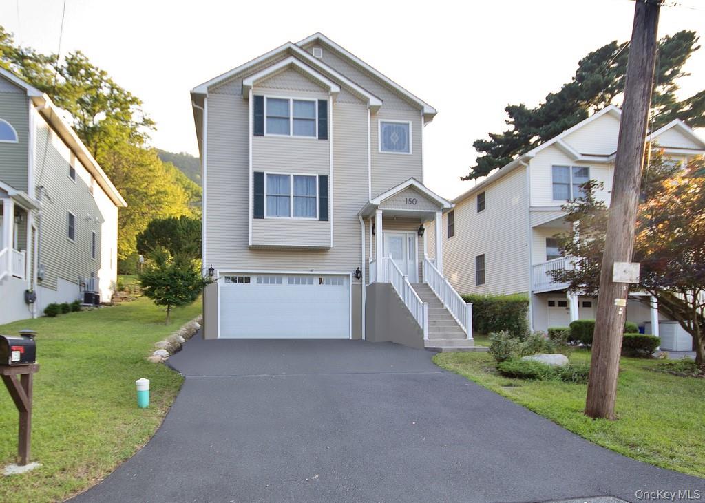 Haverstraw, New York, 10927, United States, 4 Bedrooms Bedrooms, ,3 BathroomsBathrooms,Residential,For Sale,1914087