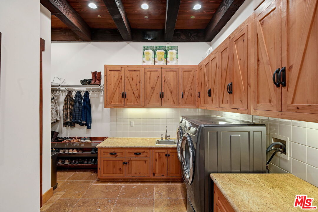 Malibu, California, 90265, United States, 3 Bedrooms Bedrooms, ,5 BathroomsBathrooms,Residential,For Sale,1760358