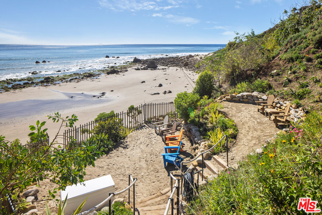 Malibu, California, 90265, United States, 3 Bedrooms Bedrooms, ,4 BathroomsBathrooms,Residential,For Sale,1746173
