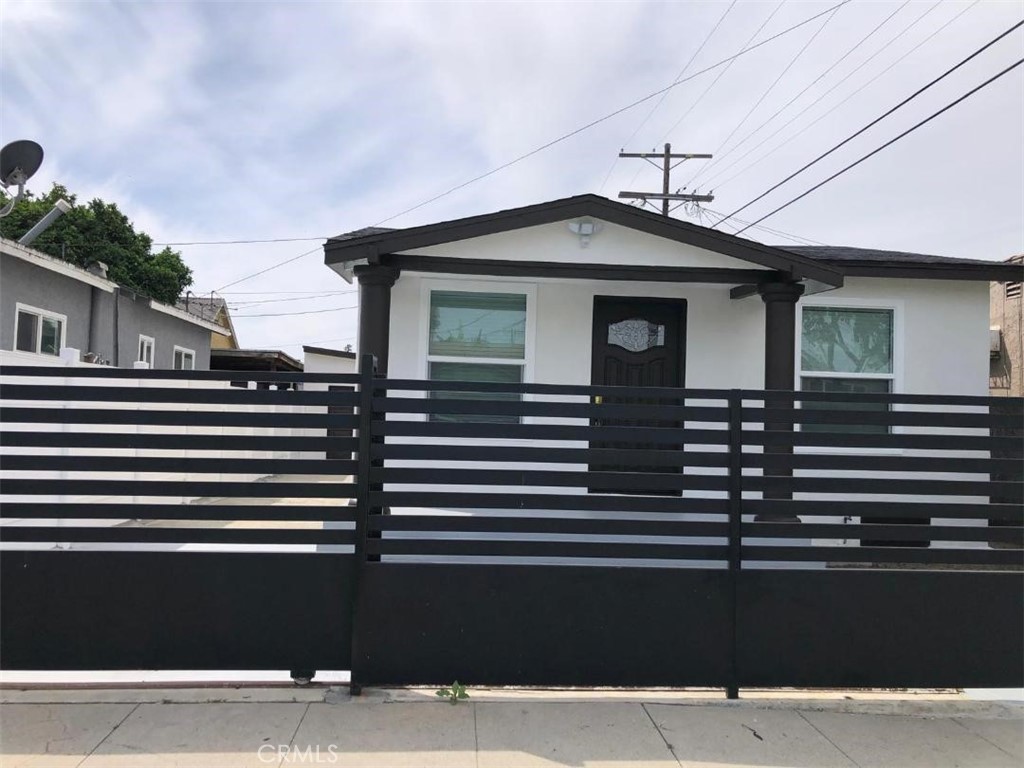 Los Angeles, California, 90044, United States, 2 Bedrooms Bedrooms, ,1 BathroomBathrooms,Residential,For Sale,2031472